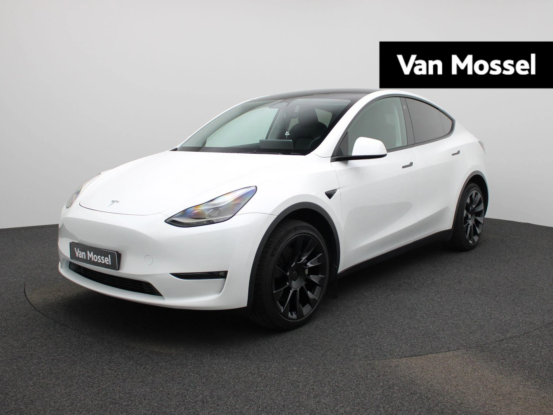 Tesla ModelY – autofoto 2