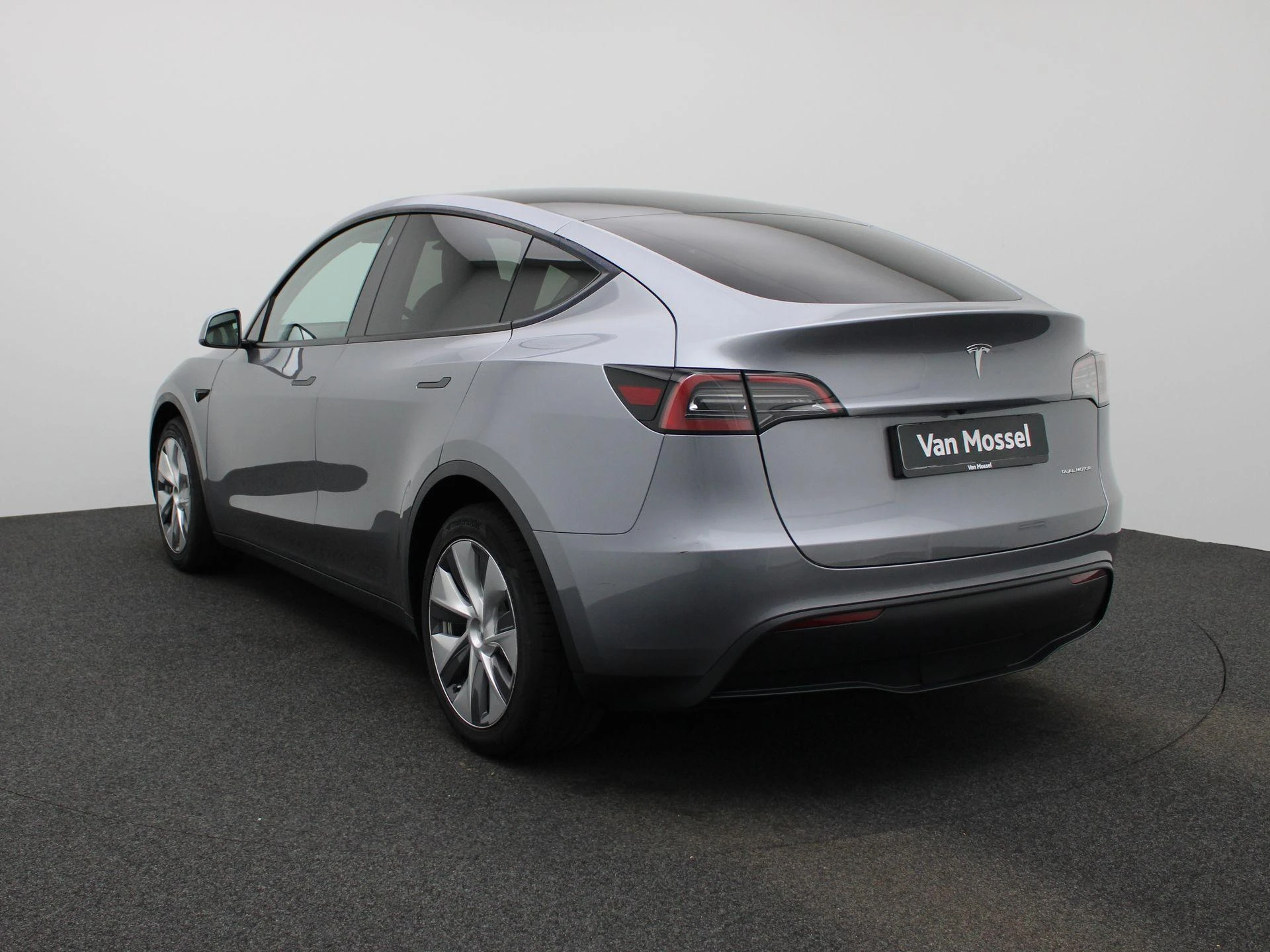 Tesla ModelY – autofoto 3