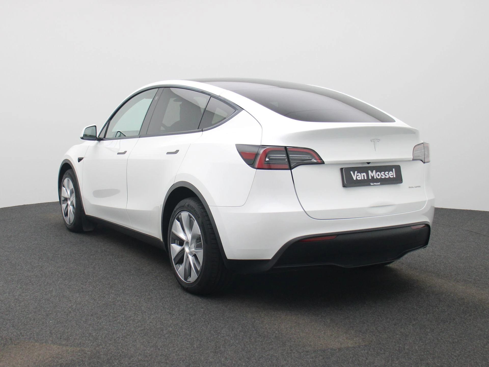 Tesla ModelY – autofoto 3