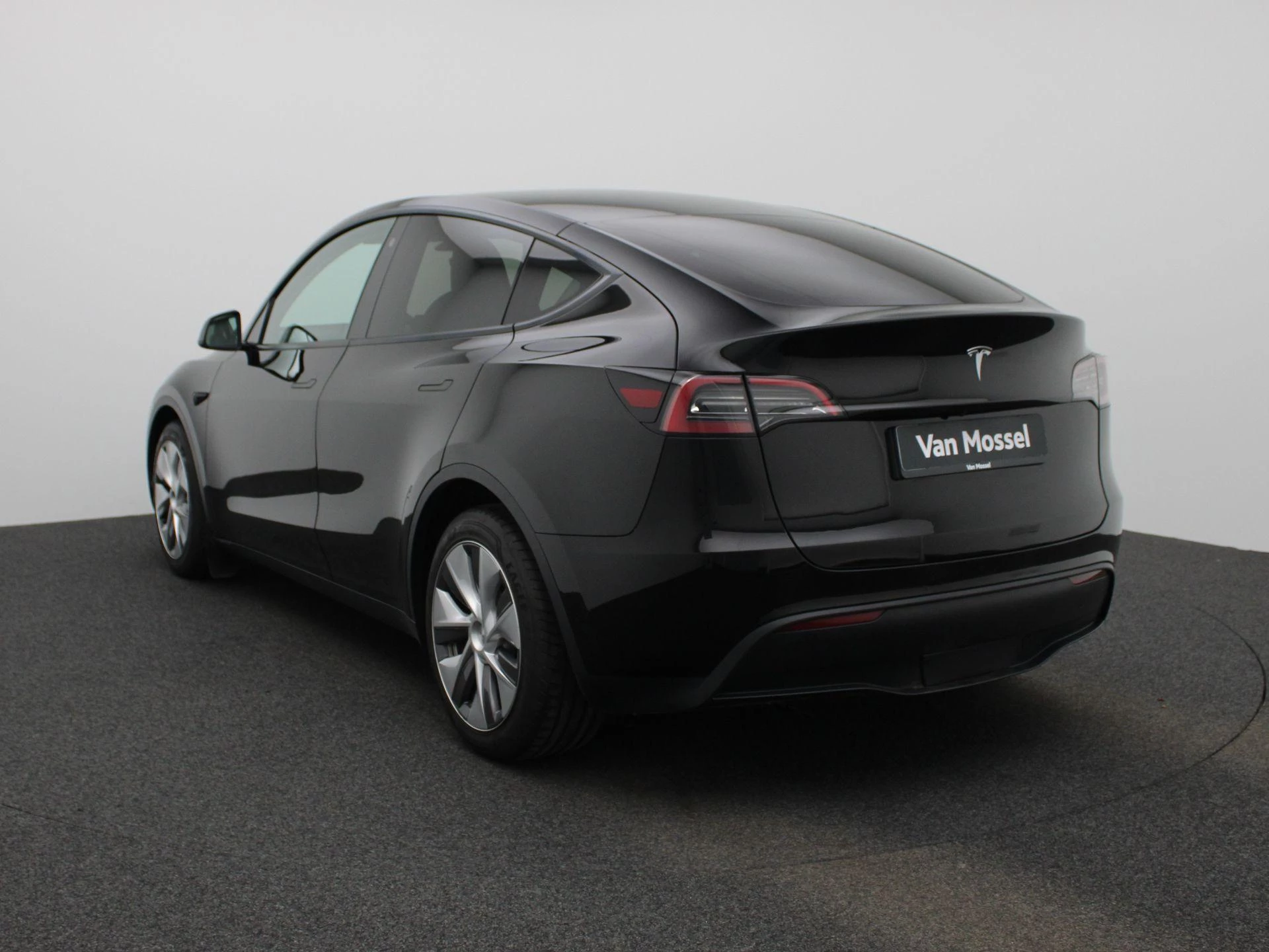 Tesla ModelY – autofoto 3