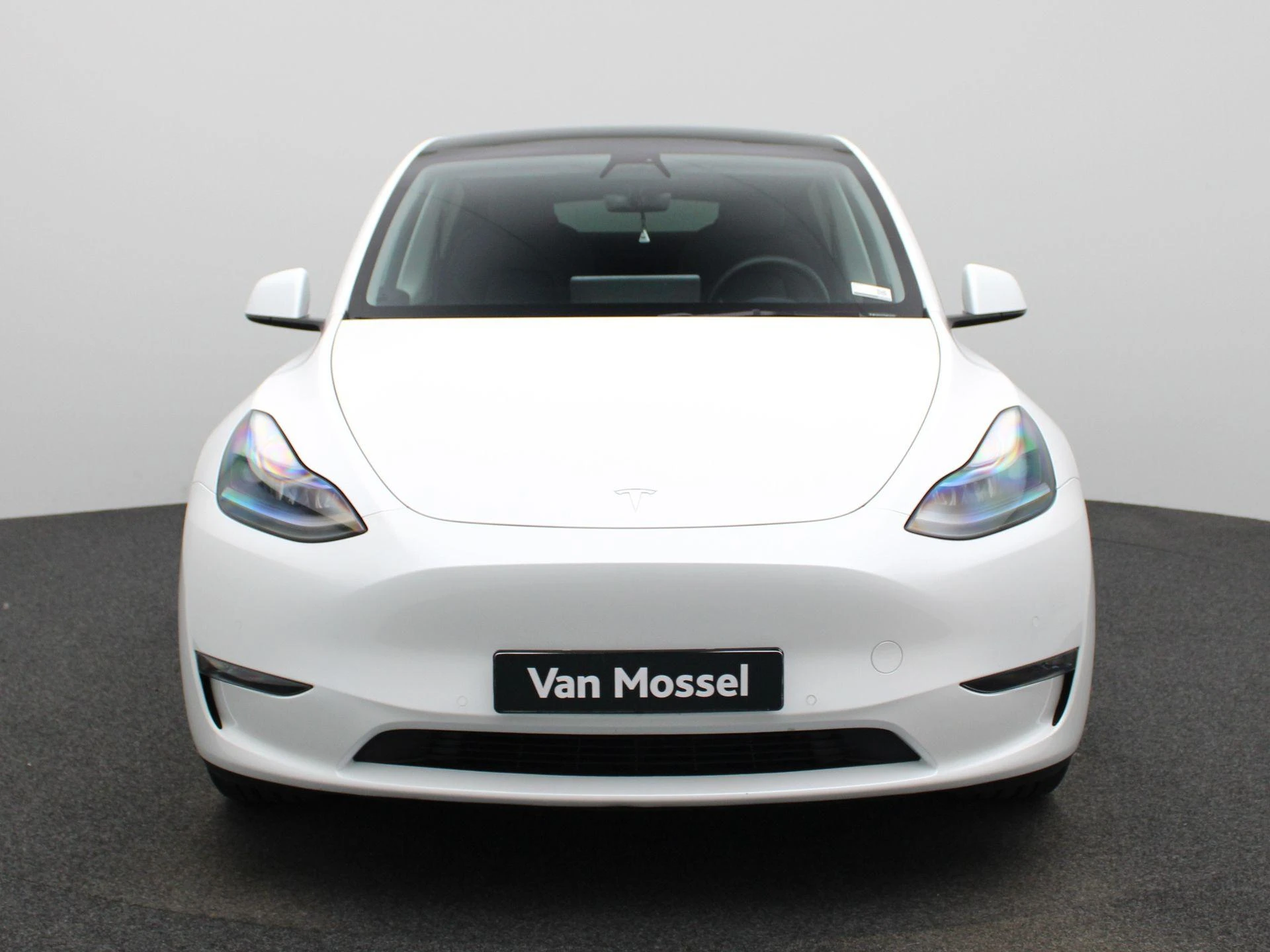 Tesla ModelY – autofoto 4
