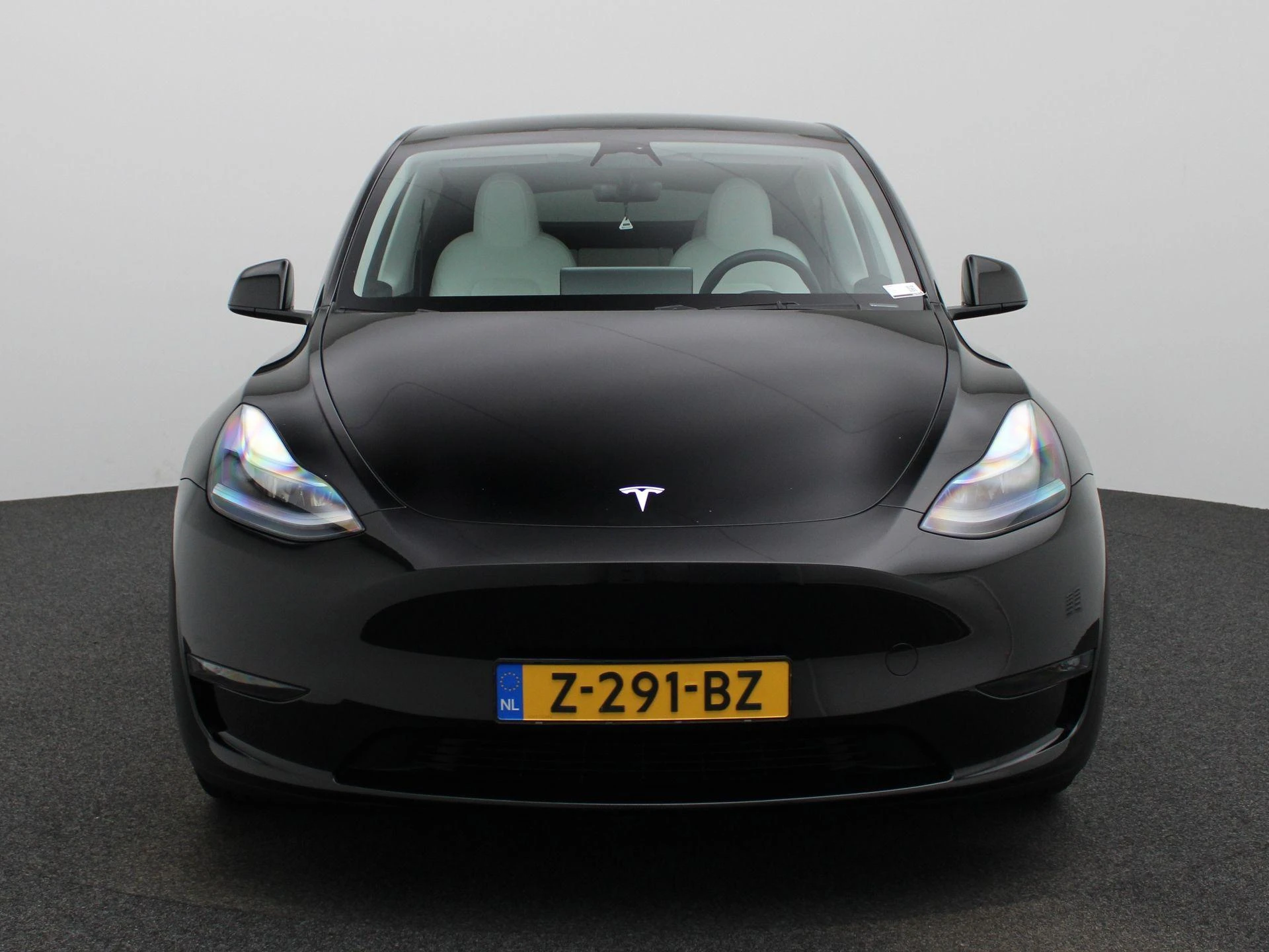 Tesla ModelY – autofoto 4