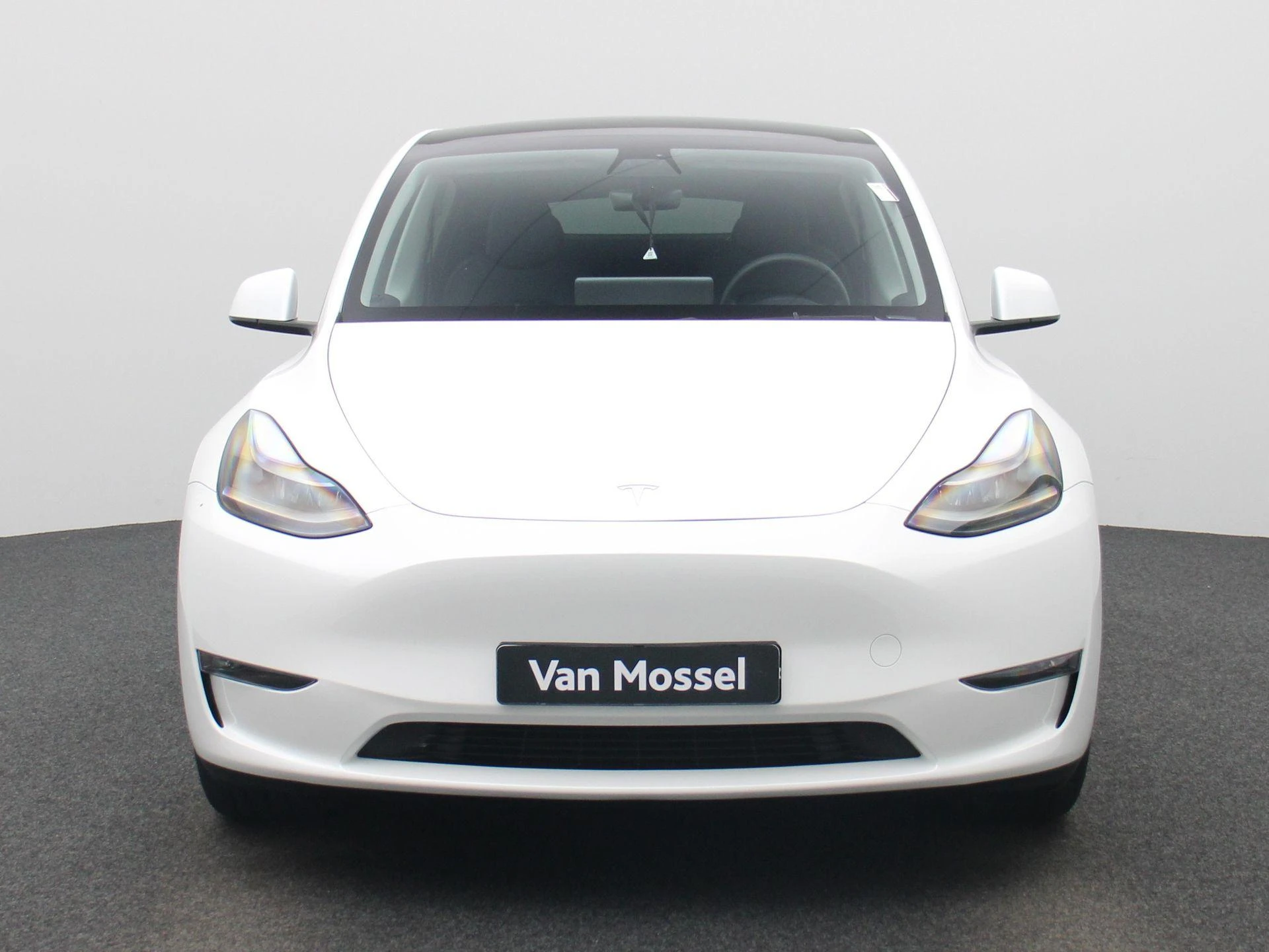 Tesla ModelY – autofoto 4