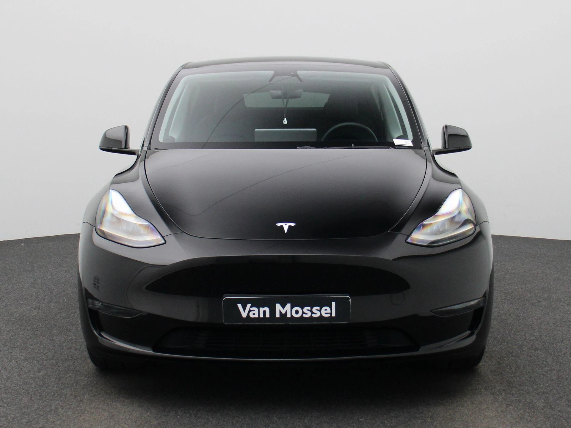 Tesla ModelY – autofoto 4
