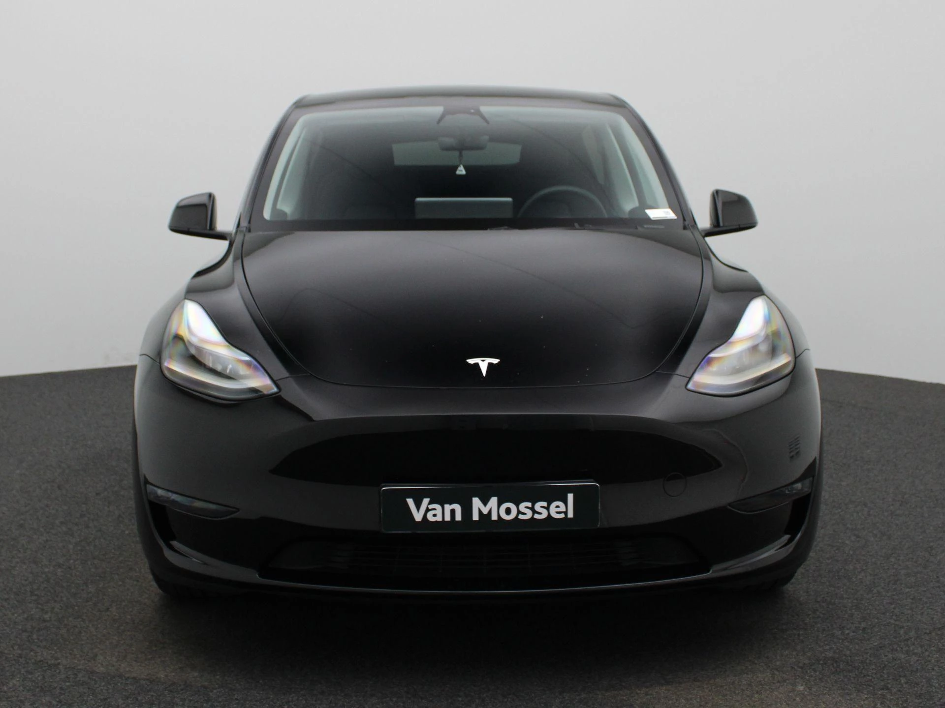 Tesla ModelY – autofoto 4
