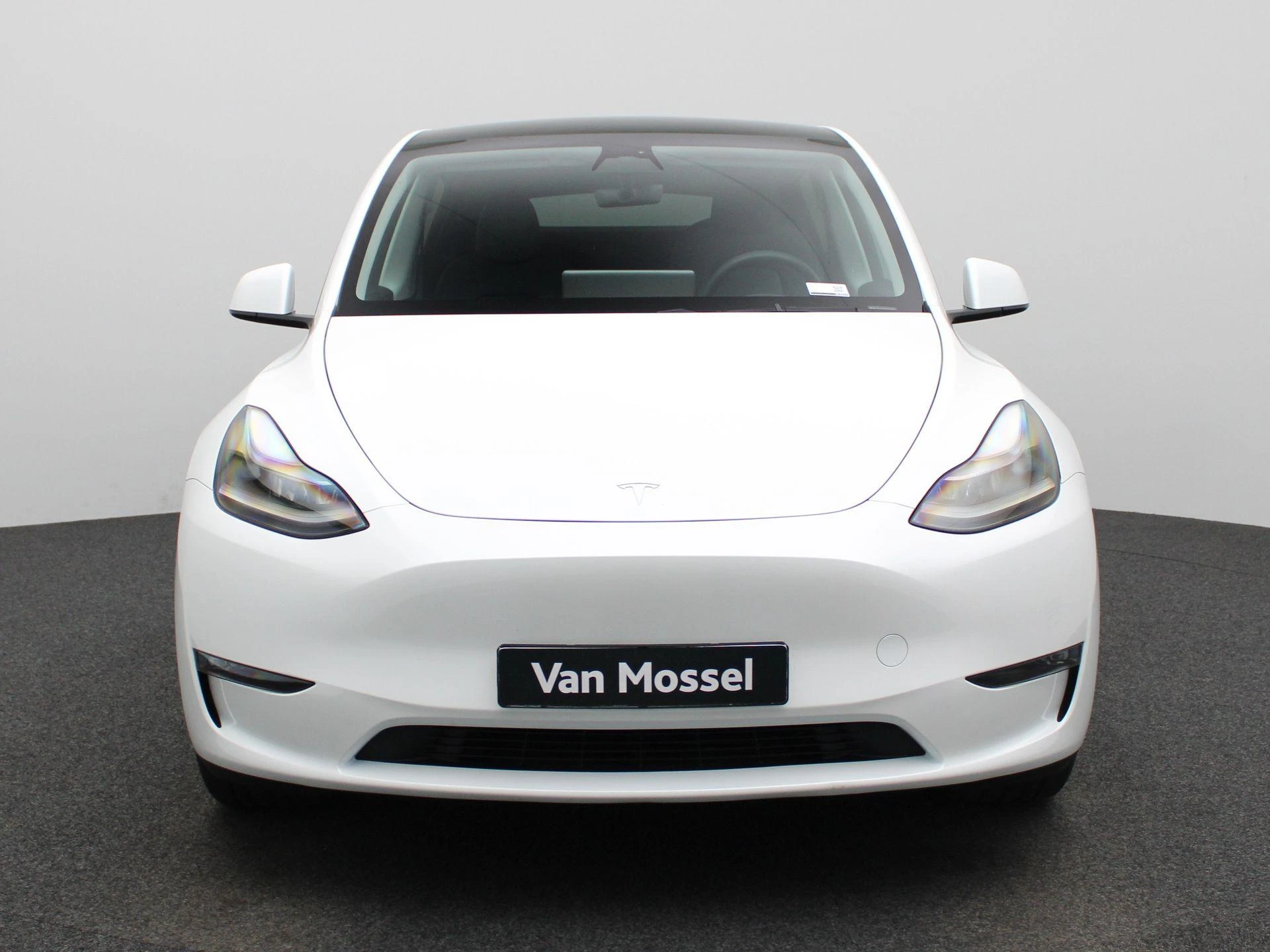 Tesla ModelY – autofoto 4