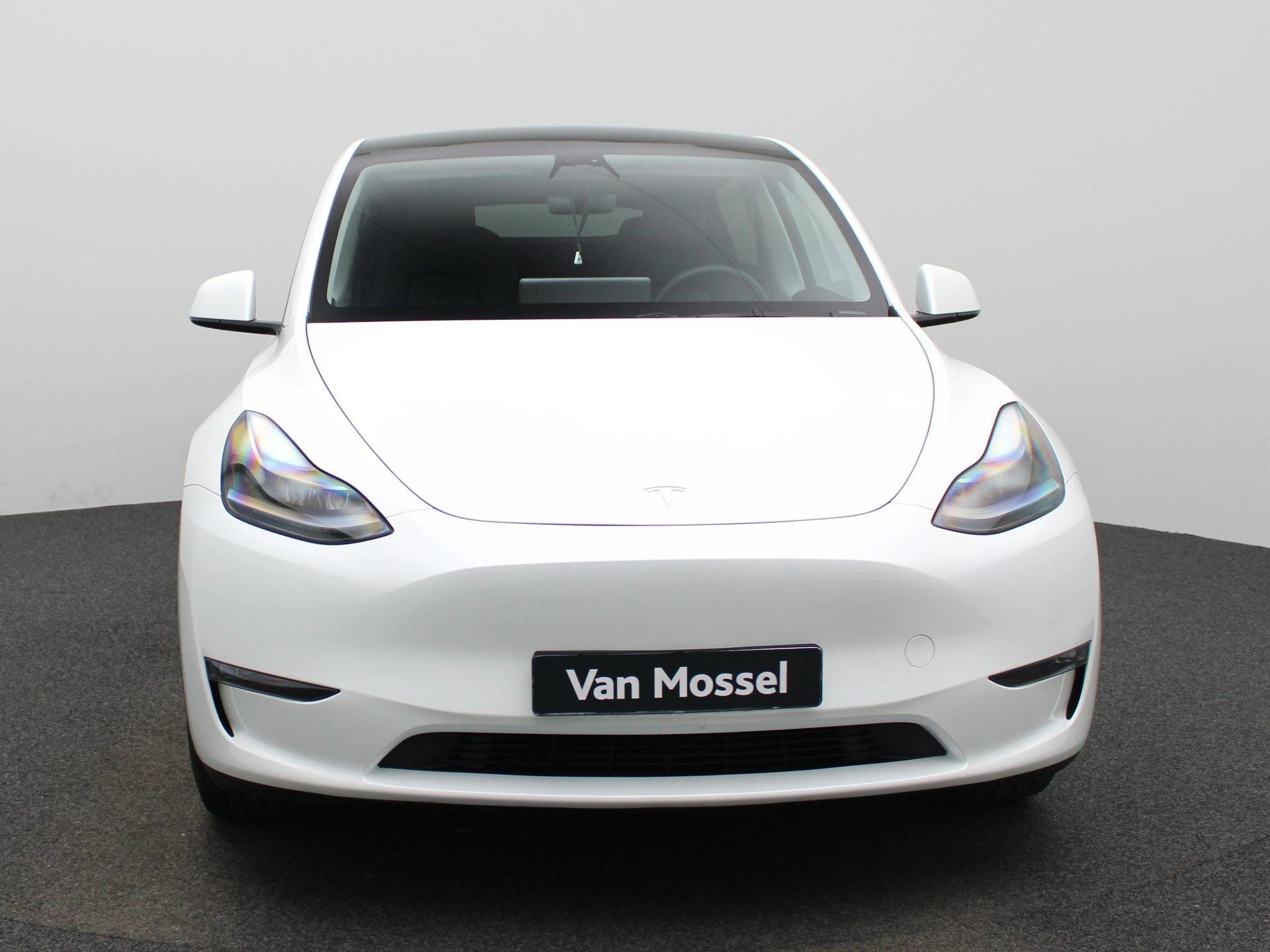 Tesla ModelY – autofoto 4