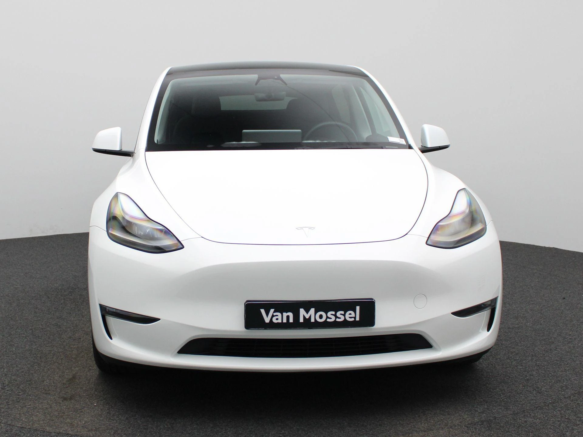 Tesla ModelY – autofoto 4