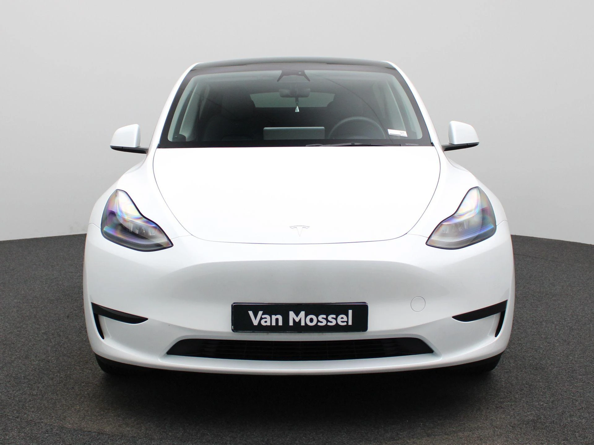 Tesla ModelY – autofoto 4