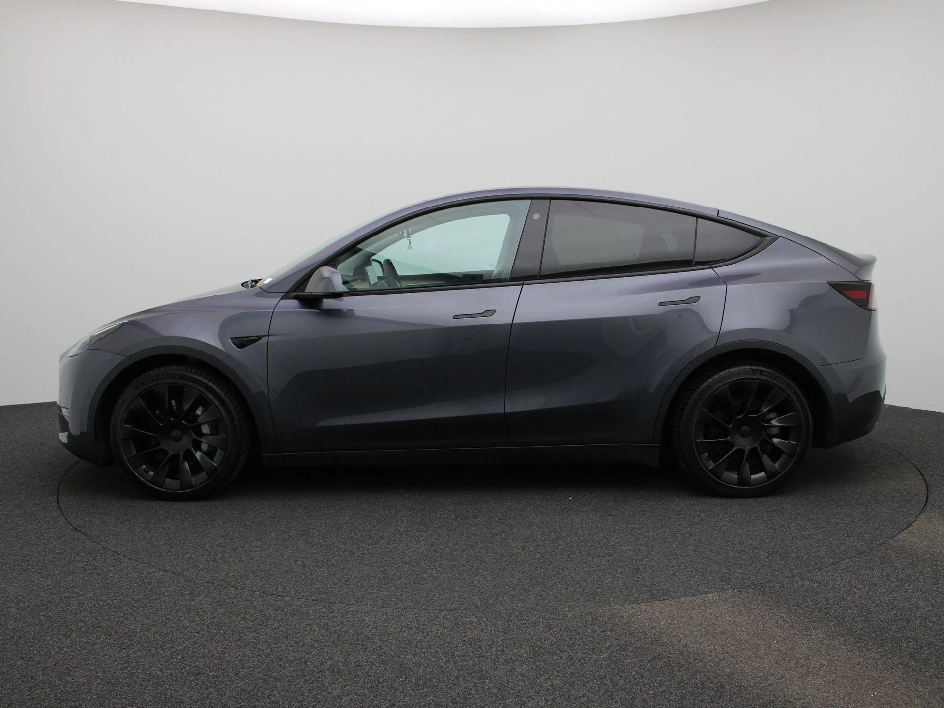 Tesla ModelY – autofoto 5