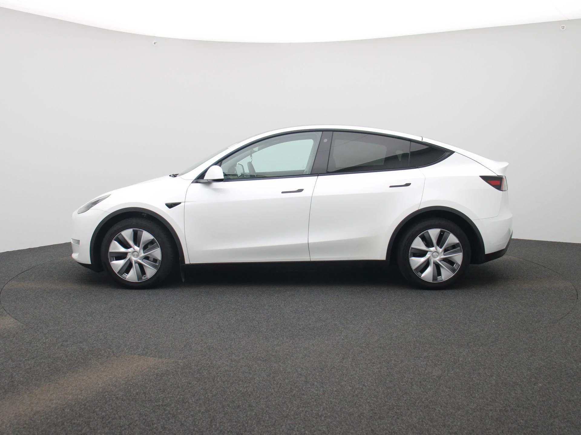 Tesla ModelY – autofoto 5