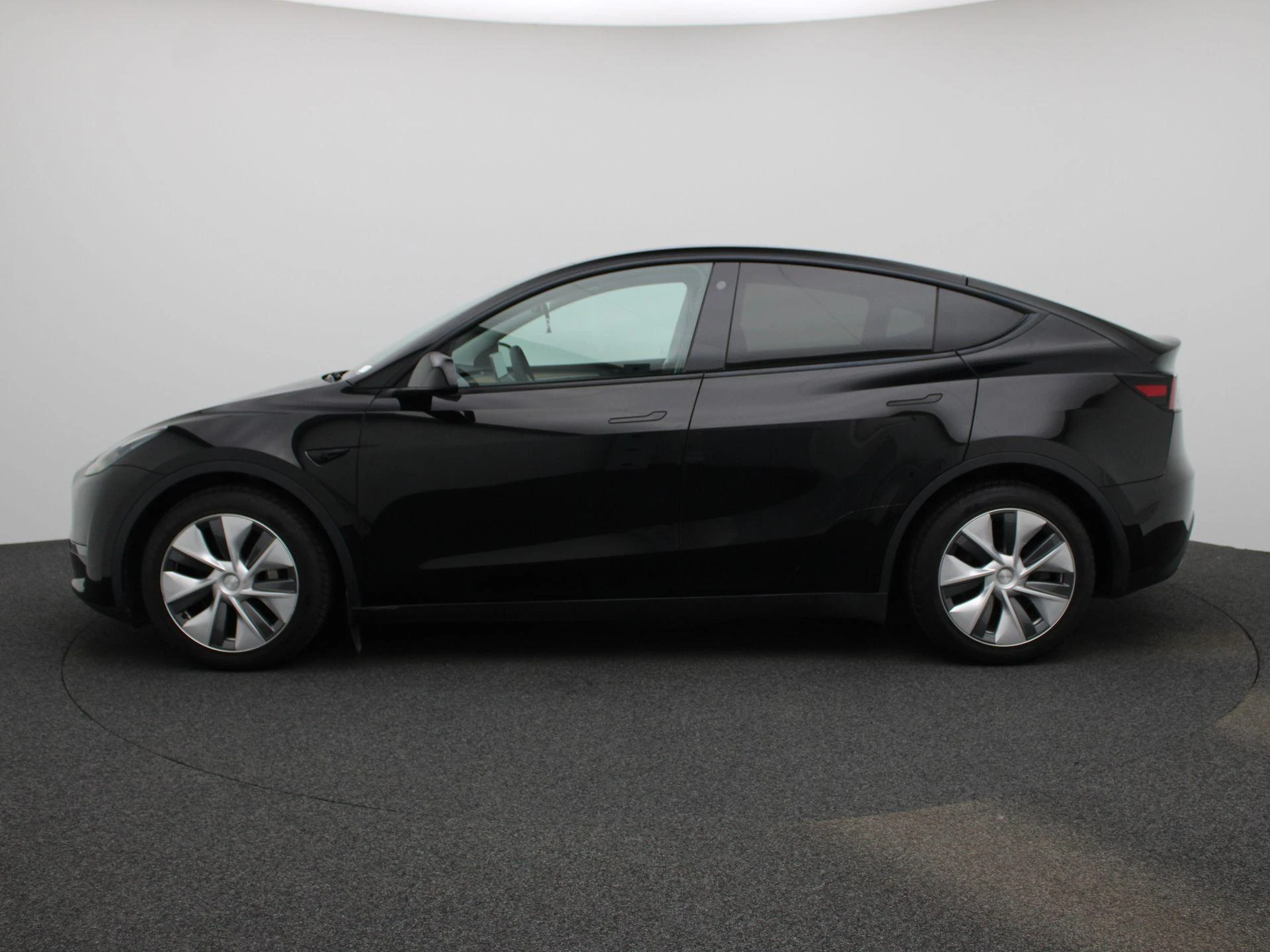 Tesla ModelY – autofoto 5