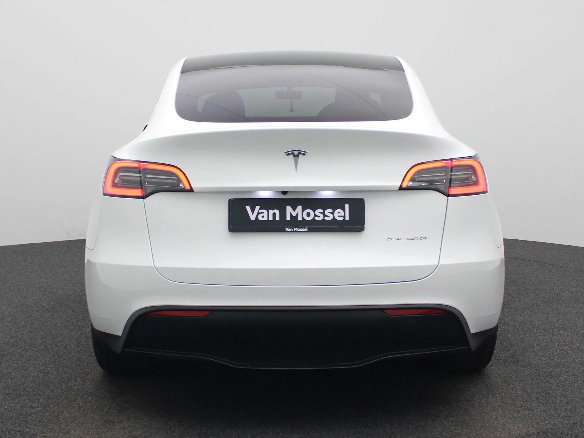Tesla ModelY – autofoto 5