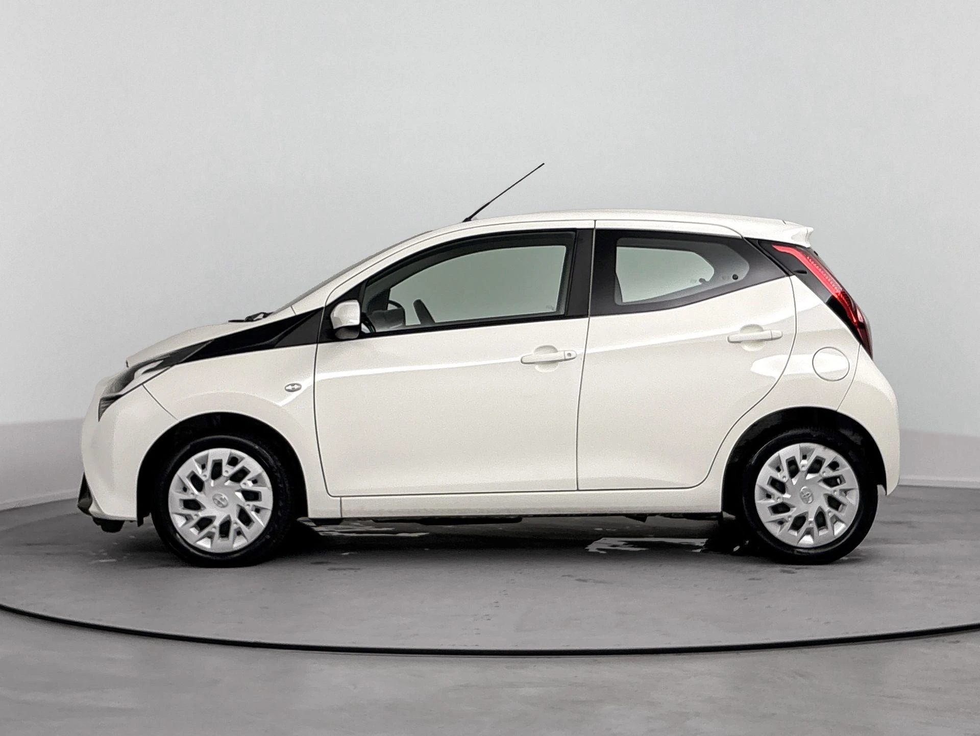 Toyota Aygo met kenteken L-245-JV – autofoto 4