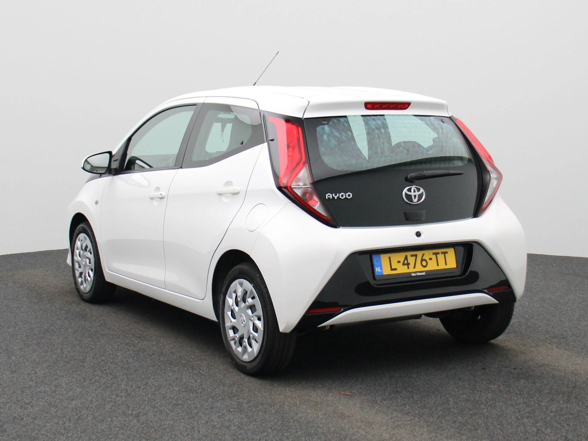 Toyota Aygo met kenteken L-476-TT – autofoto 3