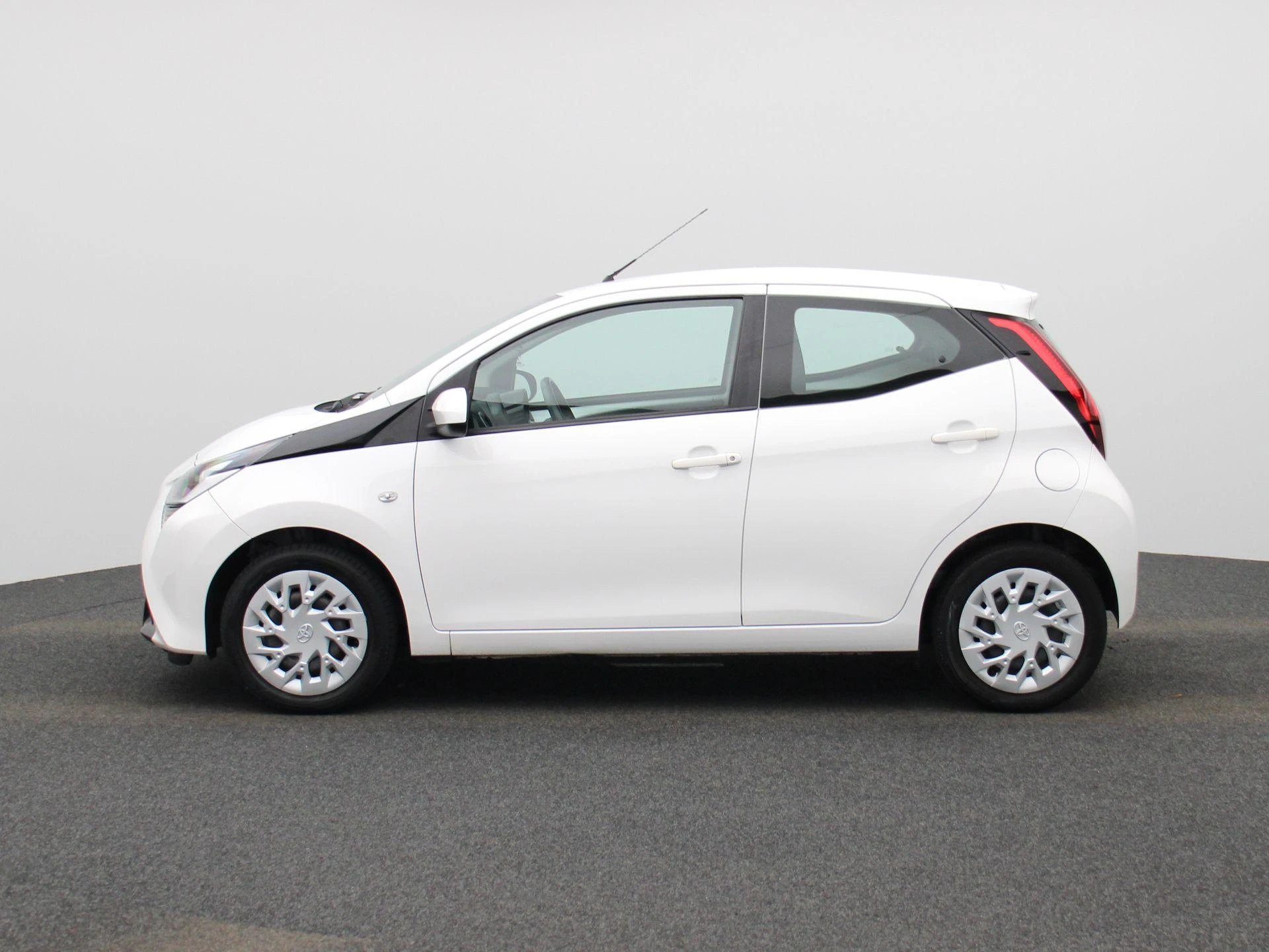 Toyota Aygo met kenteken L-476-TT – autofoto 5