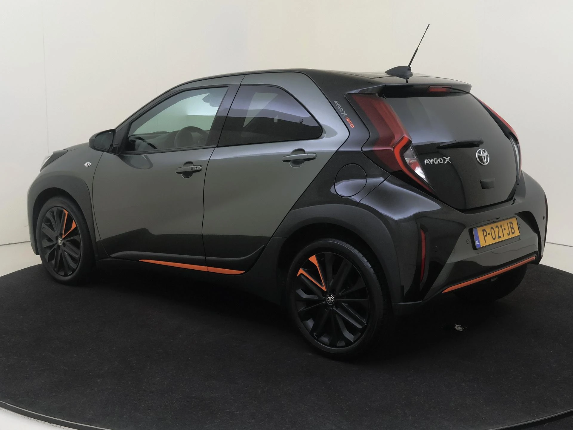 Toyota Aygo met kenteken P-021-JB – autofoto 4