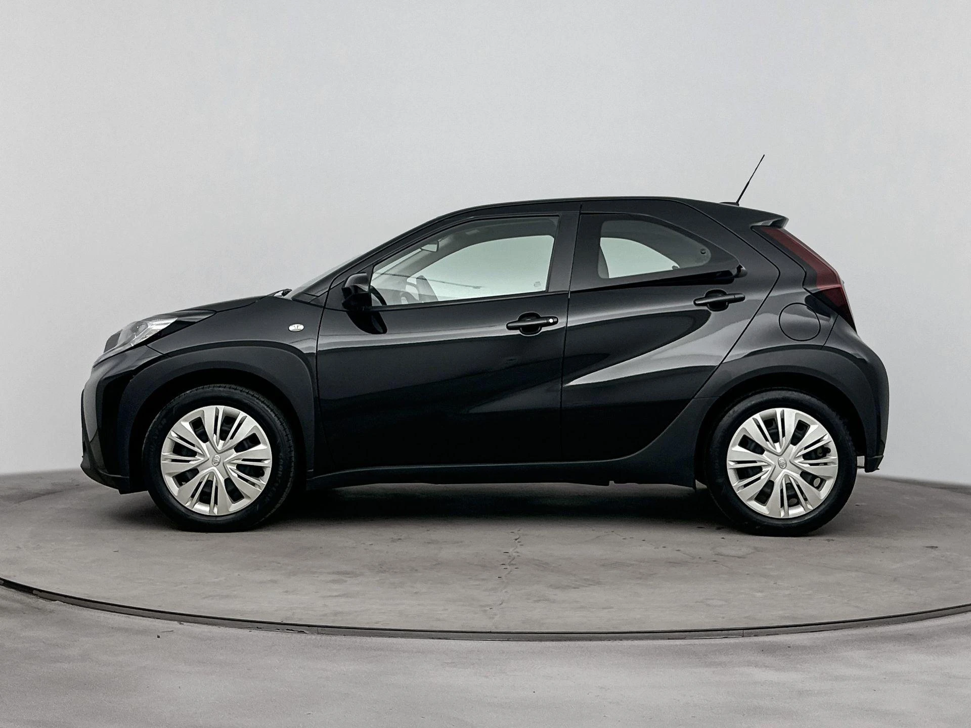 Toyota Aygo met kenteken R-521-ZN – autofoto 4