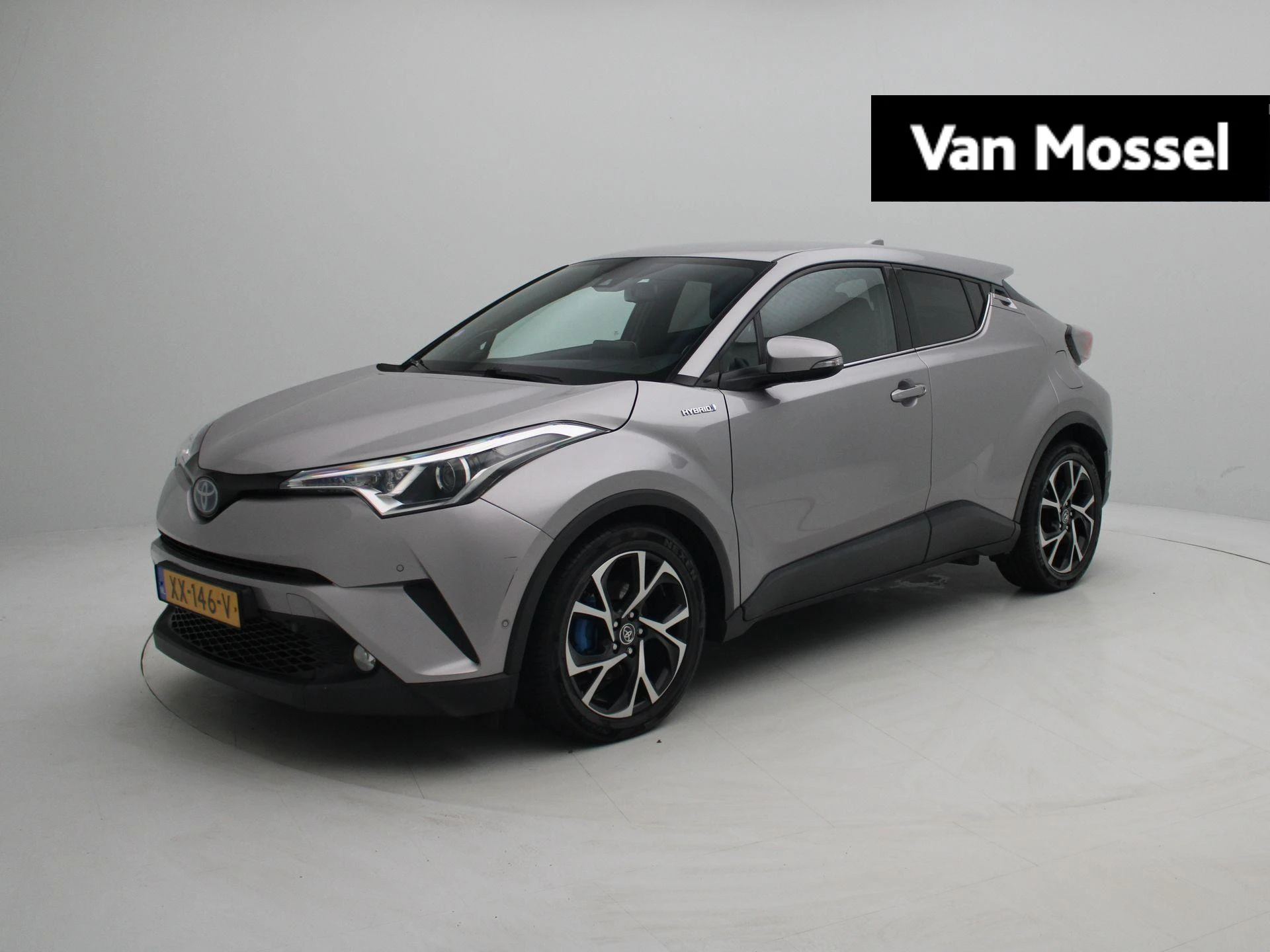 Toyota C-HR met kenteken 34100 – autofoto 2