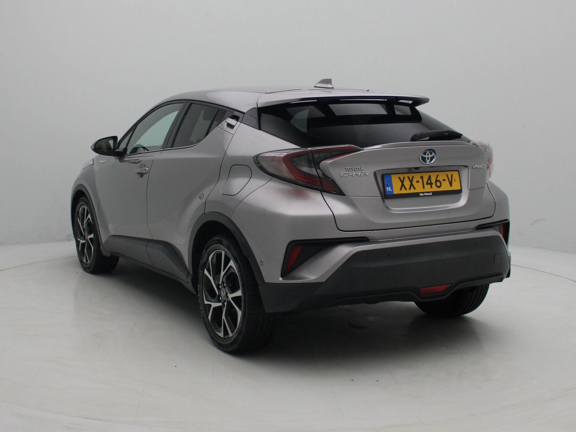 Toyota C-HR met kenteken 34100 – autofoto 3