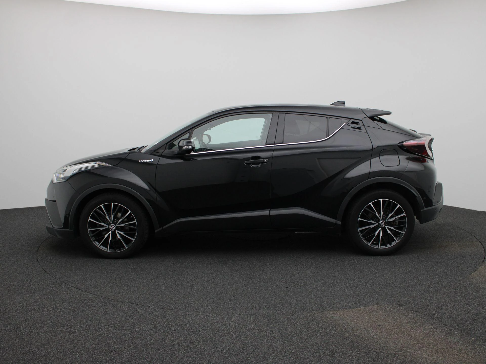Toyota C-HR met kenteken 34100 – autofoto 5
