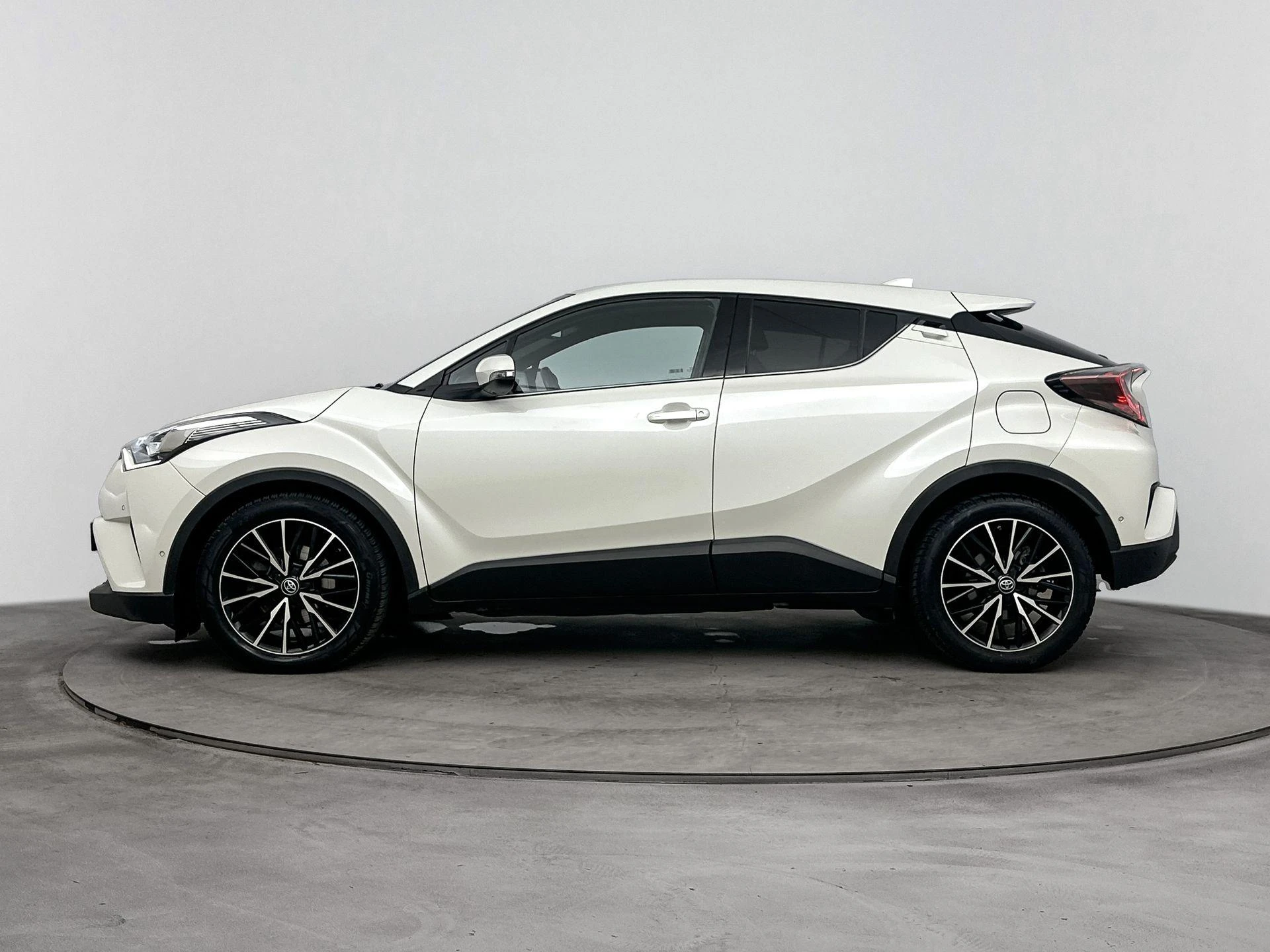 Toyota C-HR met kenteken L-729-VJ – autofoto 4