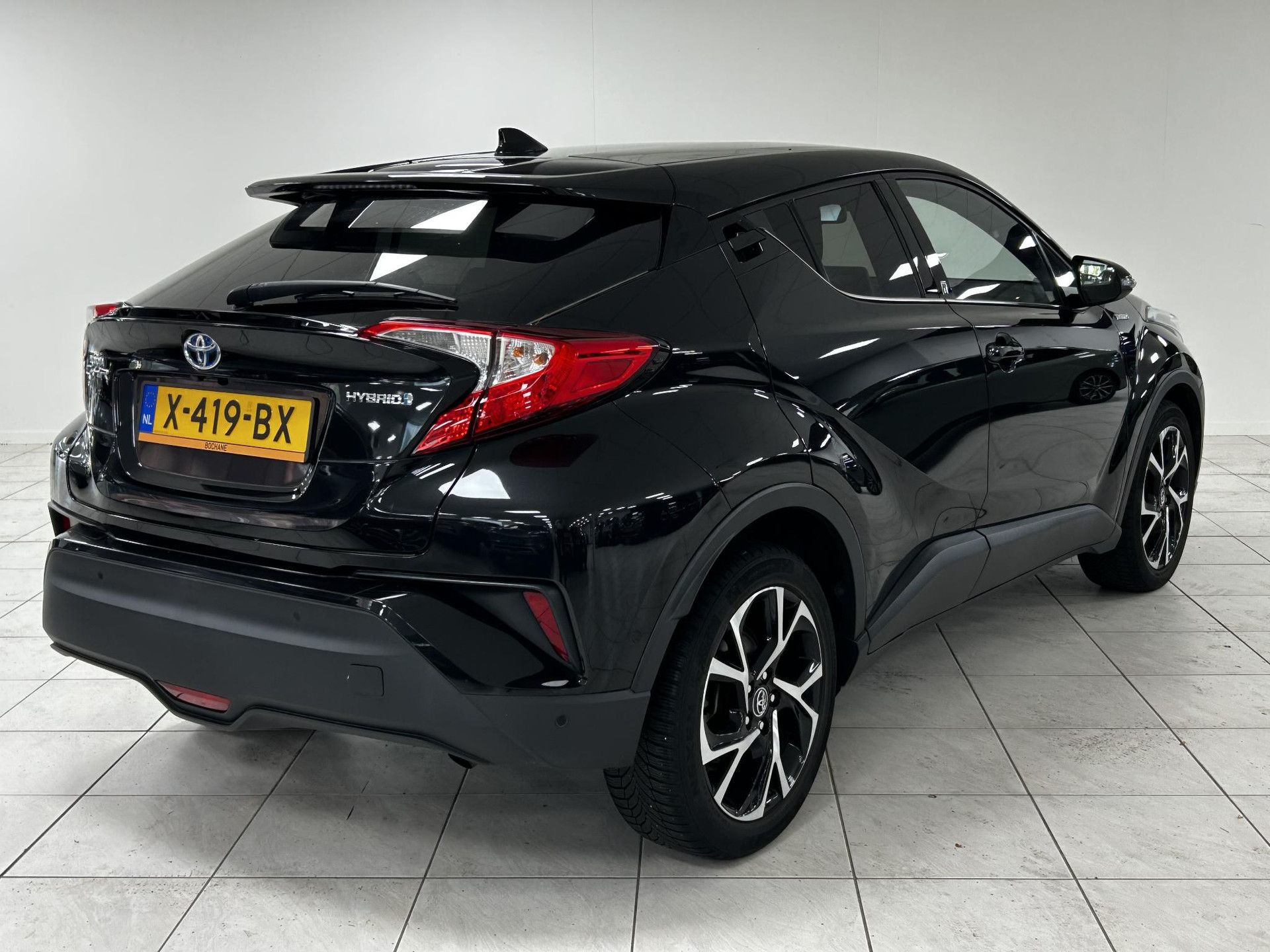 Toyota C-HR met kenteken X-419-BX – autofoto 2