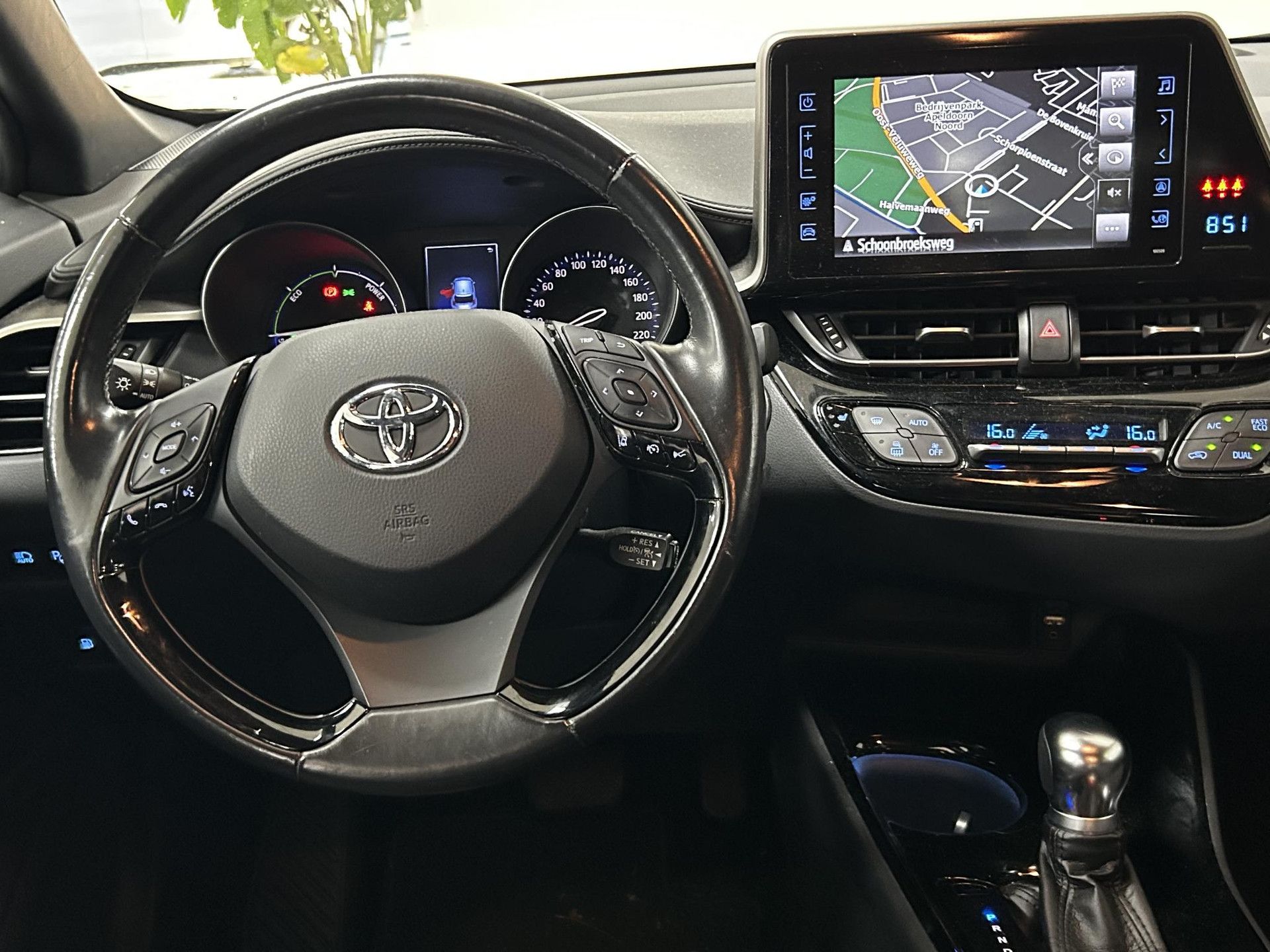 Toyota C-HR met kenteken X-419-BX – autofoto 3