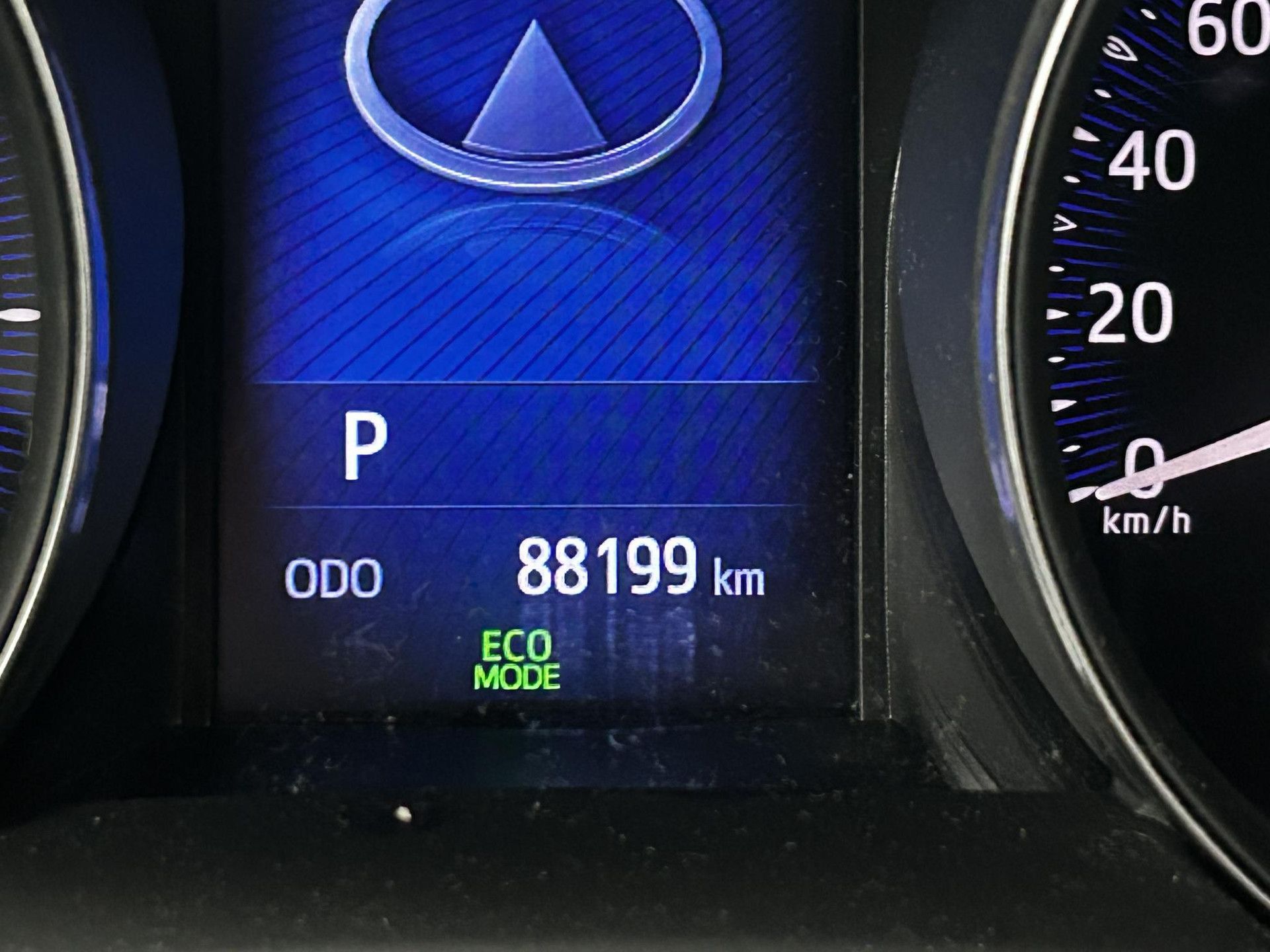 Toyota C-HR met kenteken X-419-BX – autofoto 4