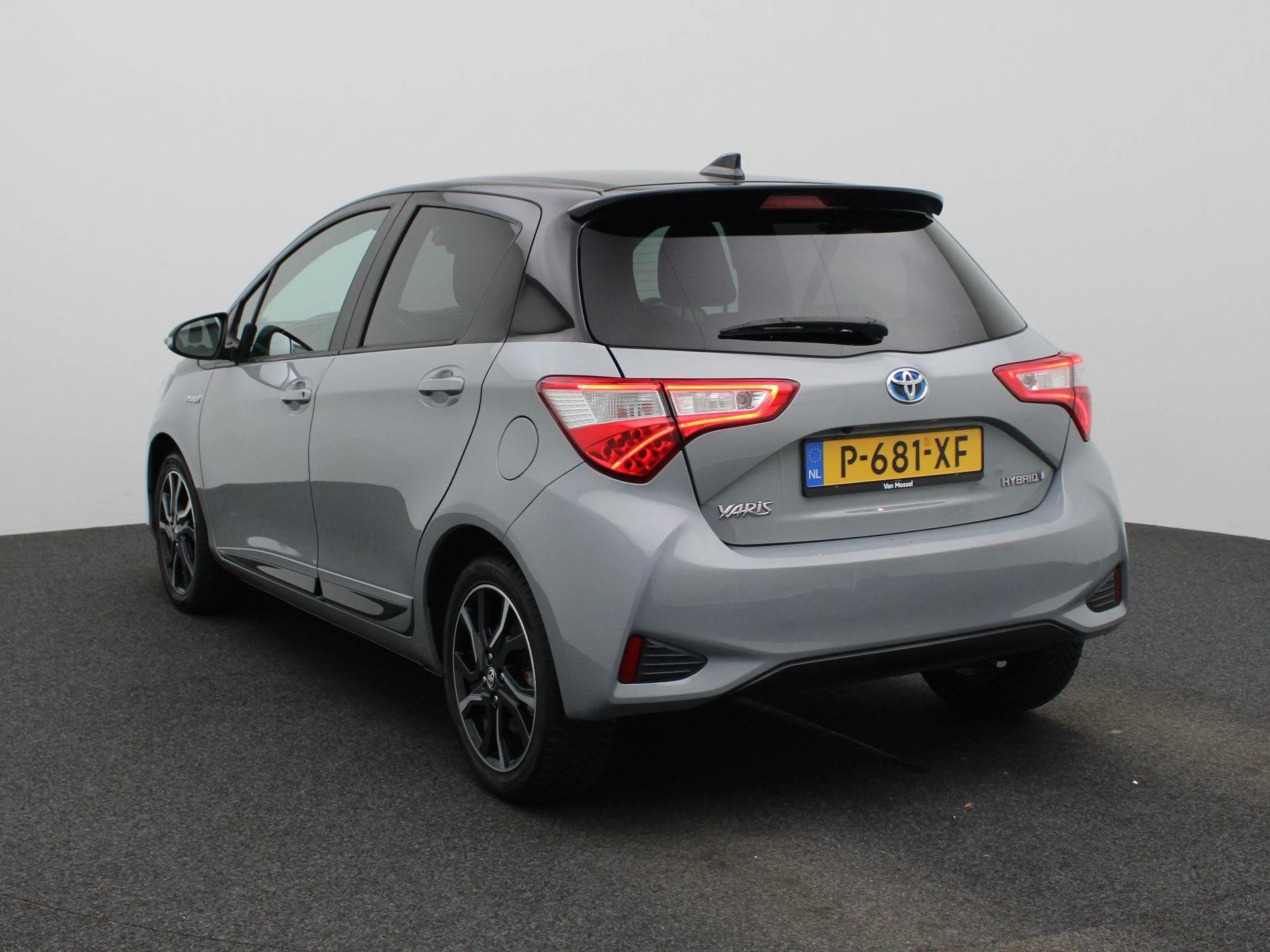 Toyota Yaris met kenteken 31100 – autofoto 3