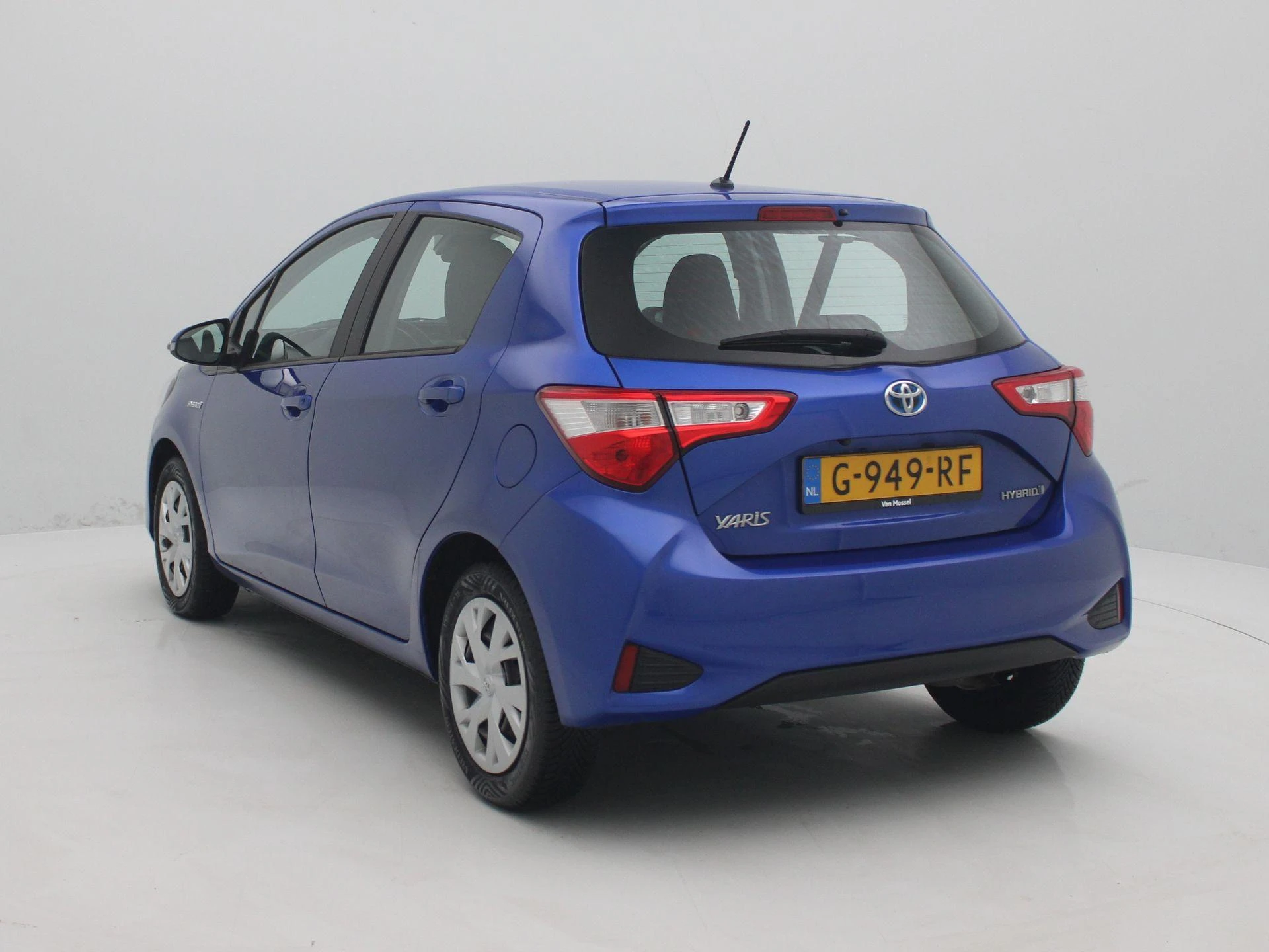 Toyota Yaris met kenteken 35100 – autofoto 3