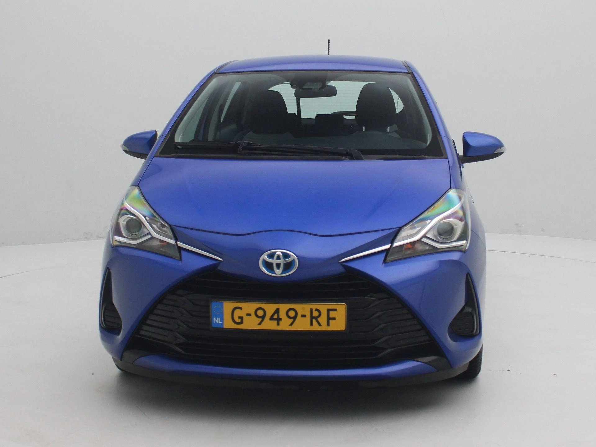 Toyota Yaris met kenteken 35100 – autofoto 4