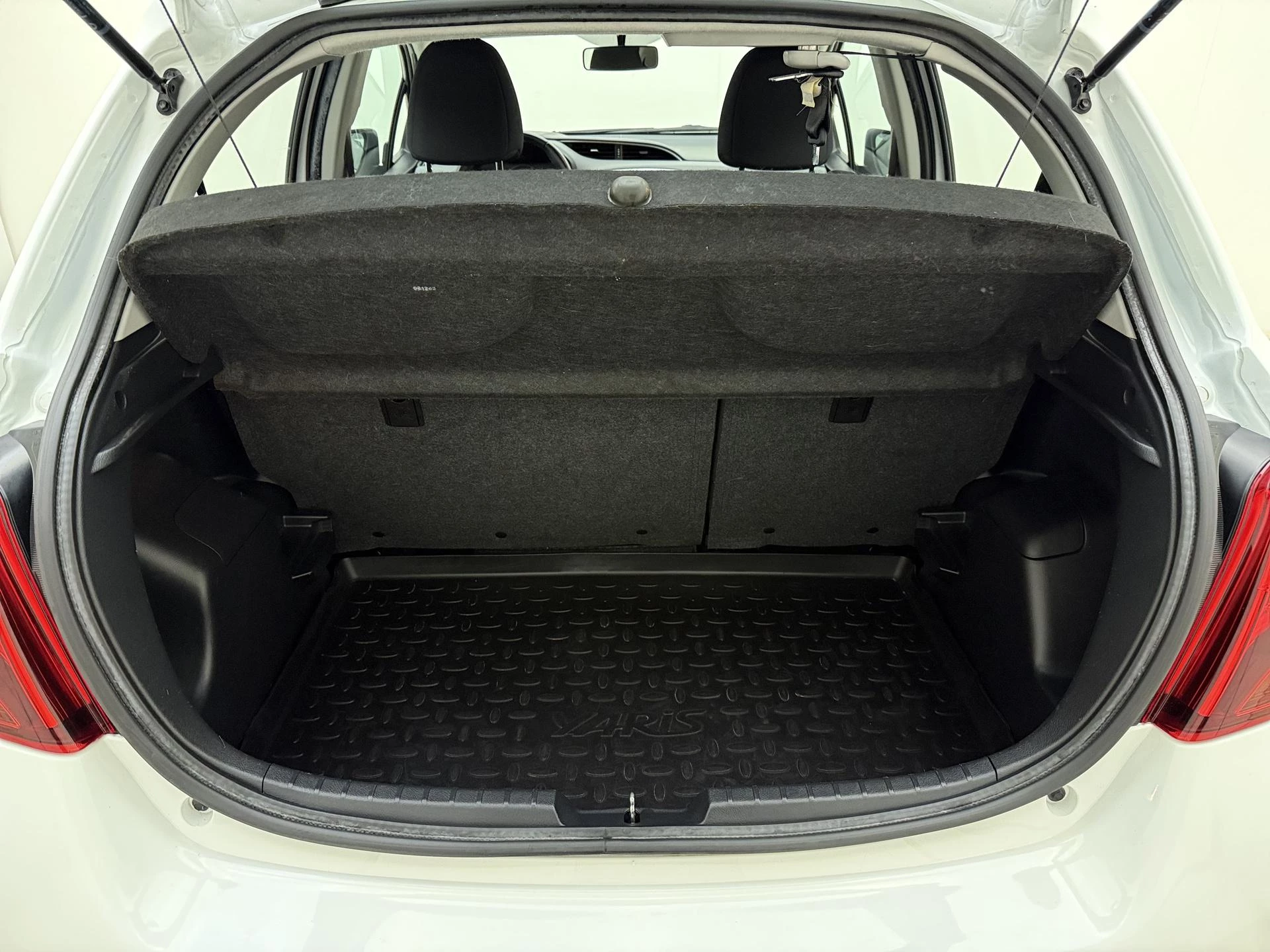 Toyota Yaris met kenteken 52100 – autofoto 4
