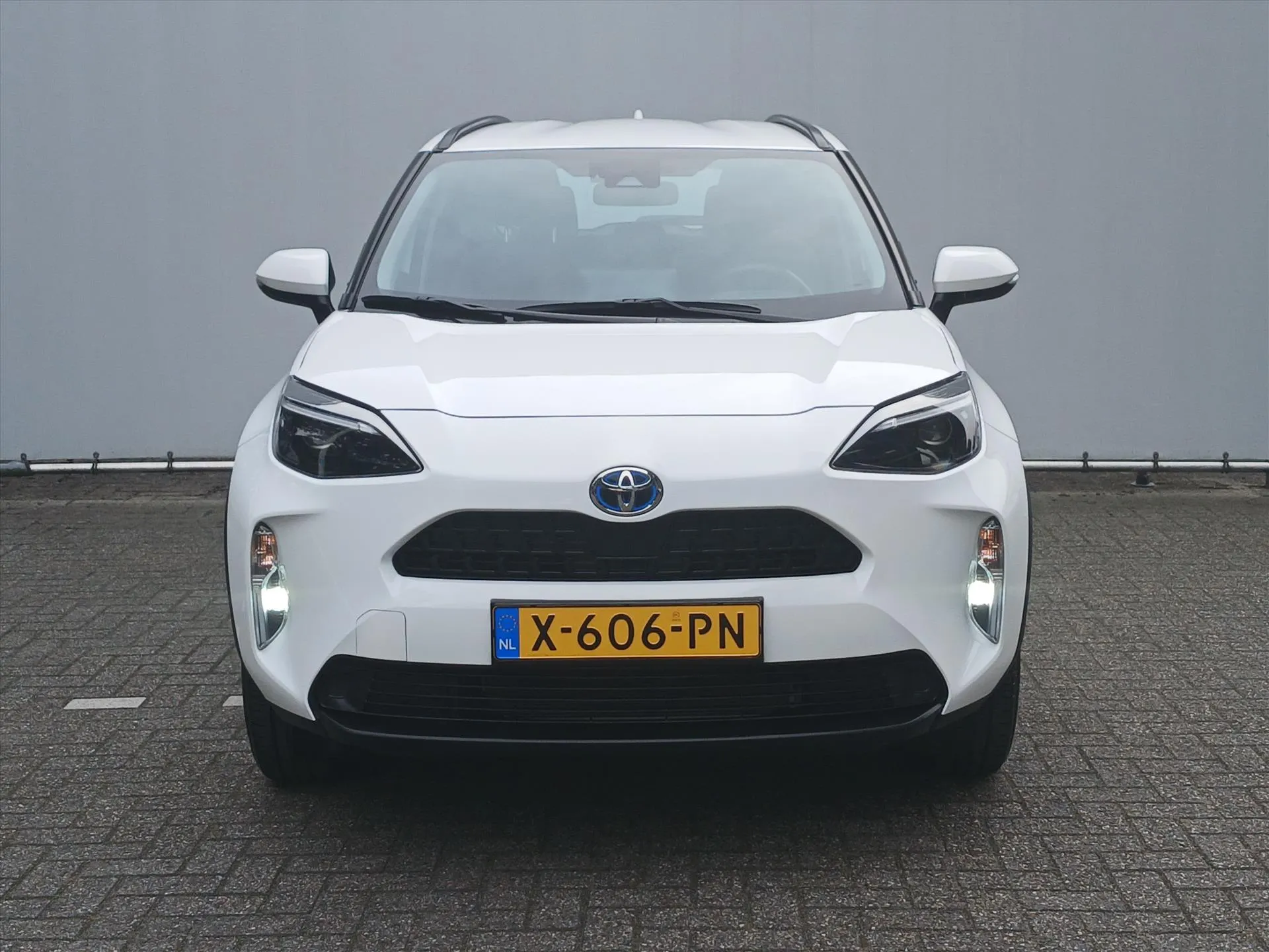 Toyota YarisCross met kenteken X-606-PN – autofoto 2