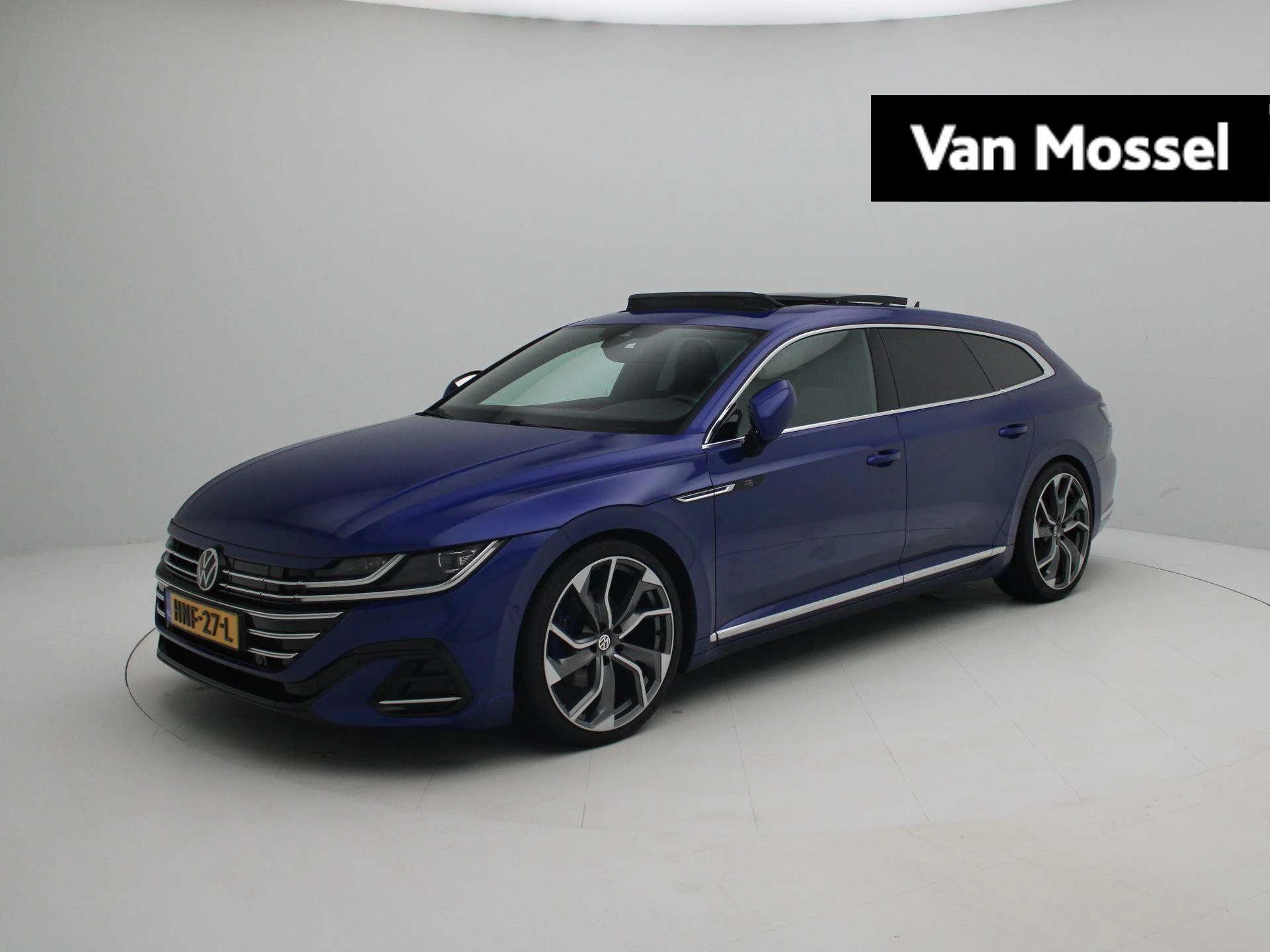 Volkswagen Arteon met kenteken 12100 – autofoto 2