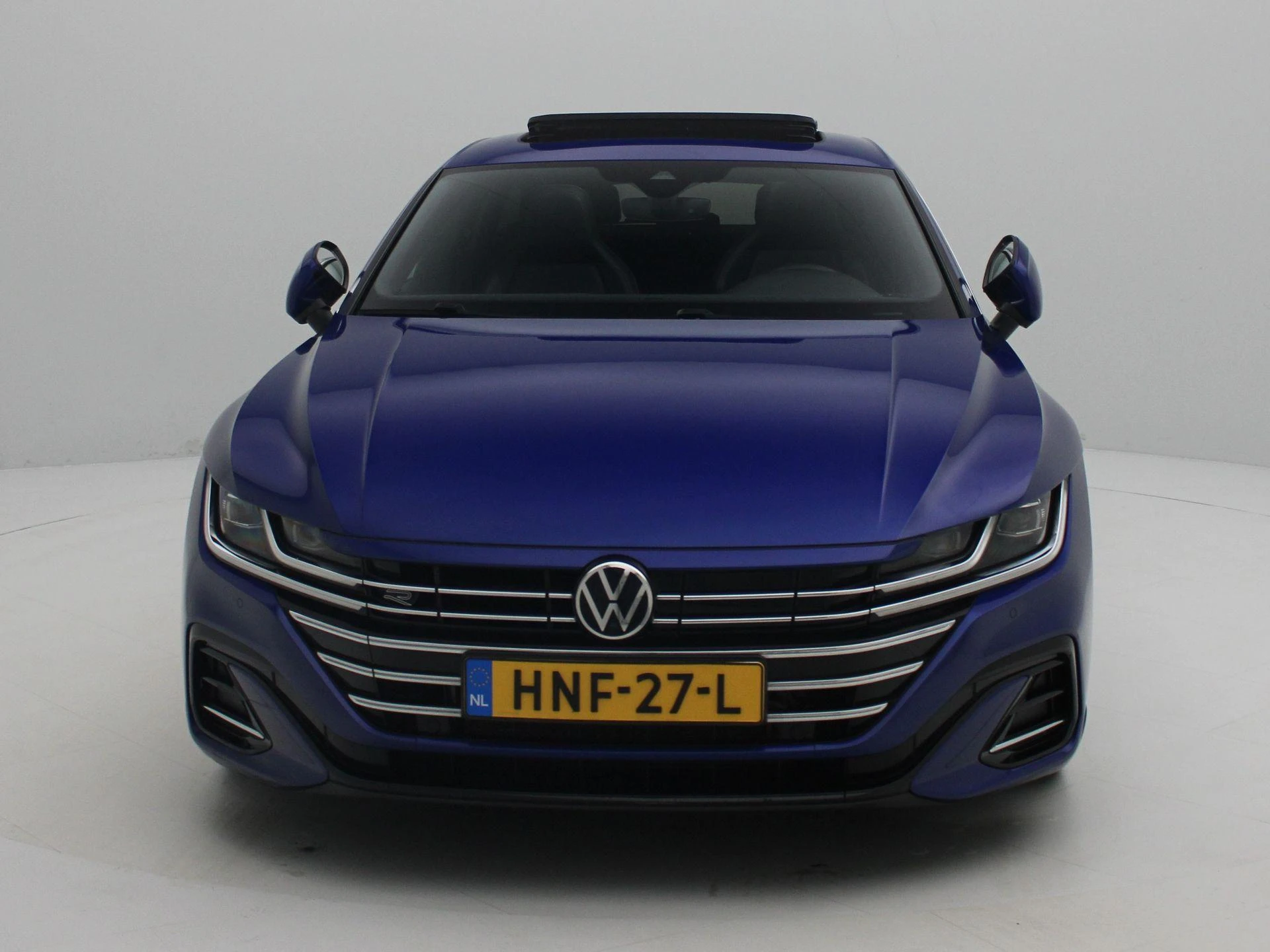 Volkswagen Arteon met kenteken 12100 – autofoto 4