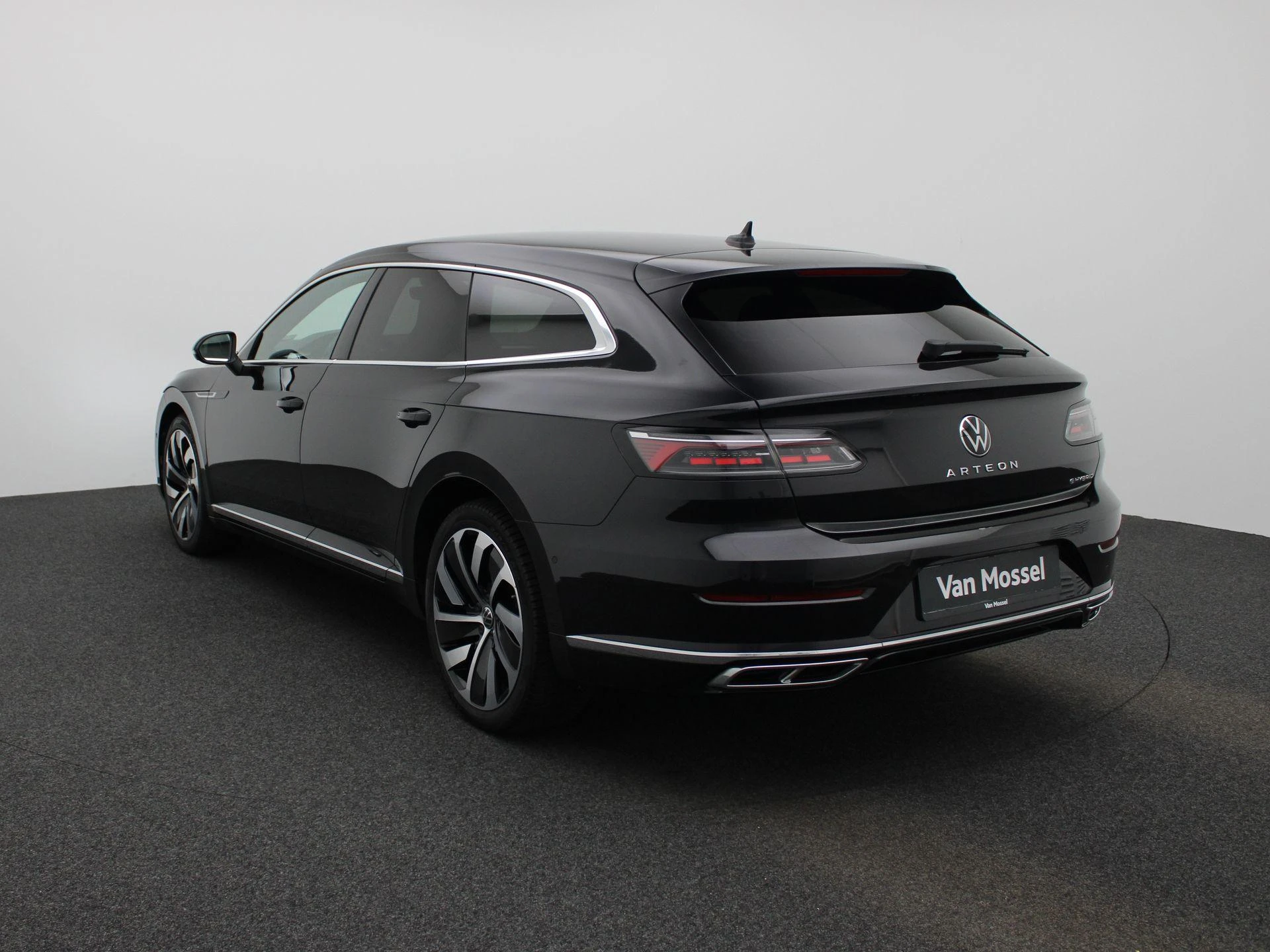 Volkswagen Arteon met kenteken 61 – autofoto 3