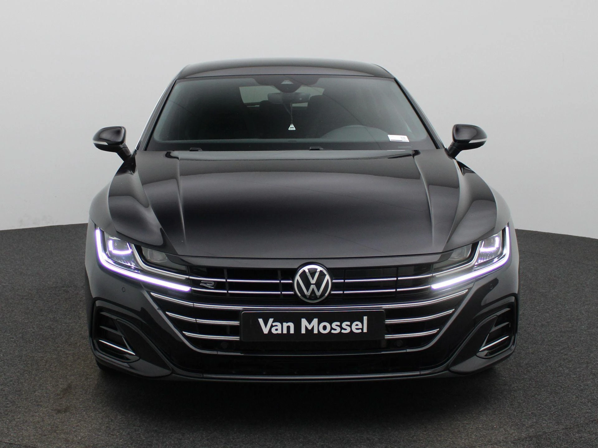 Volkswagen Arteon met kenteken 61 – autofoto 4