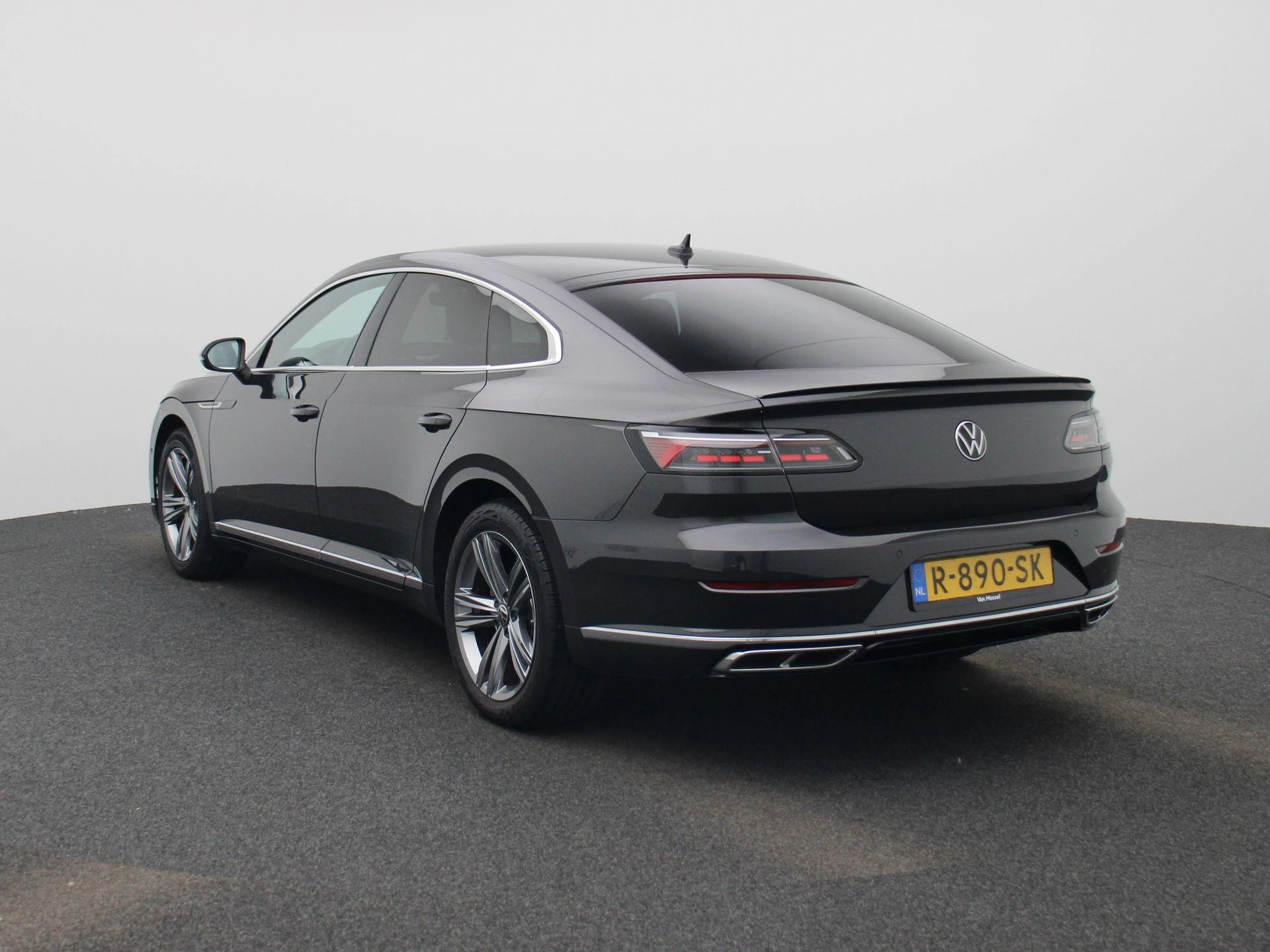 Volkswagen Arteon met kenteken 61 – autofoto 4