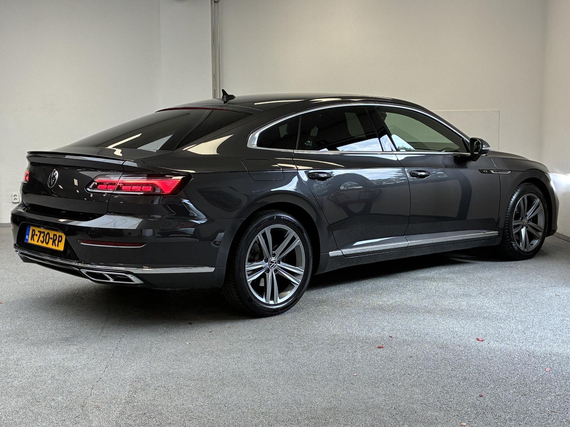 Volkswagen Arteon met kenteken R-730-RP – autofoto 2