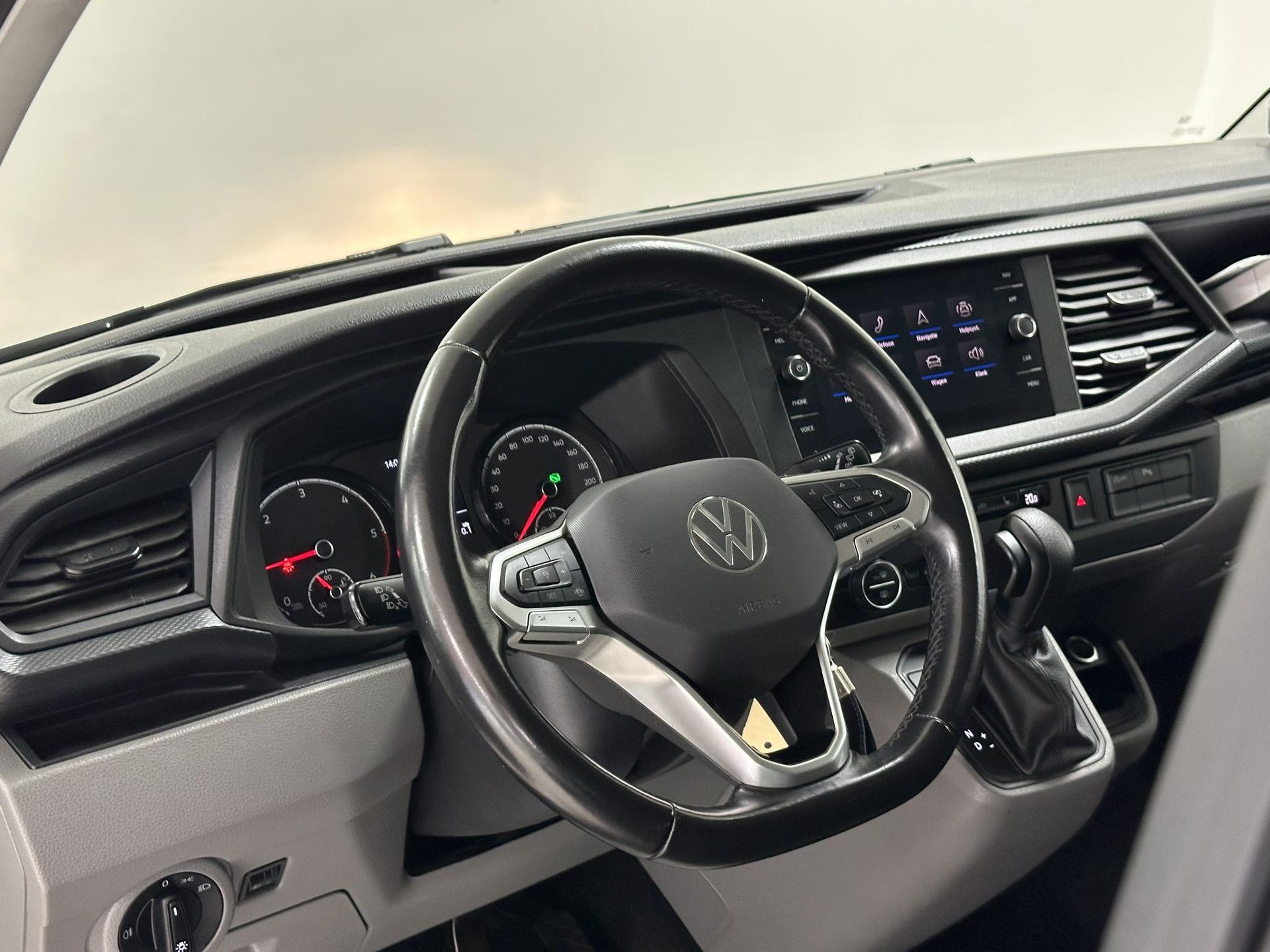 Volkswagen Caravelle met kenteken V-88-KNB – autofoto 3