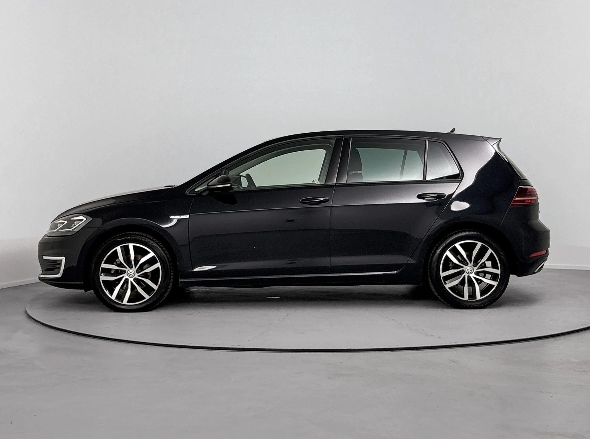 Volkswagen e-Golf – autofoto 4
