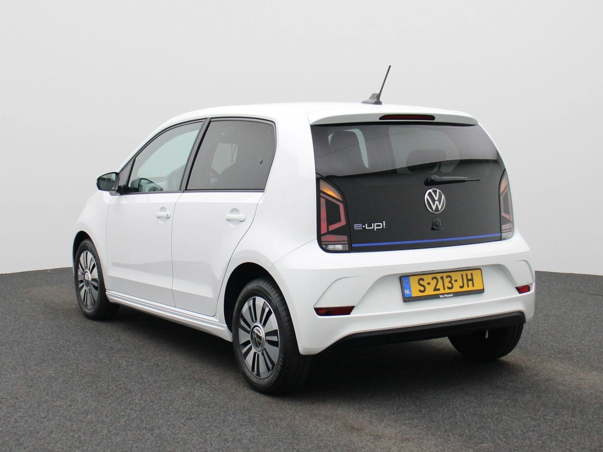 Volkswagen E-Up! – autofoto 3