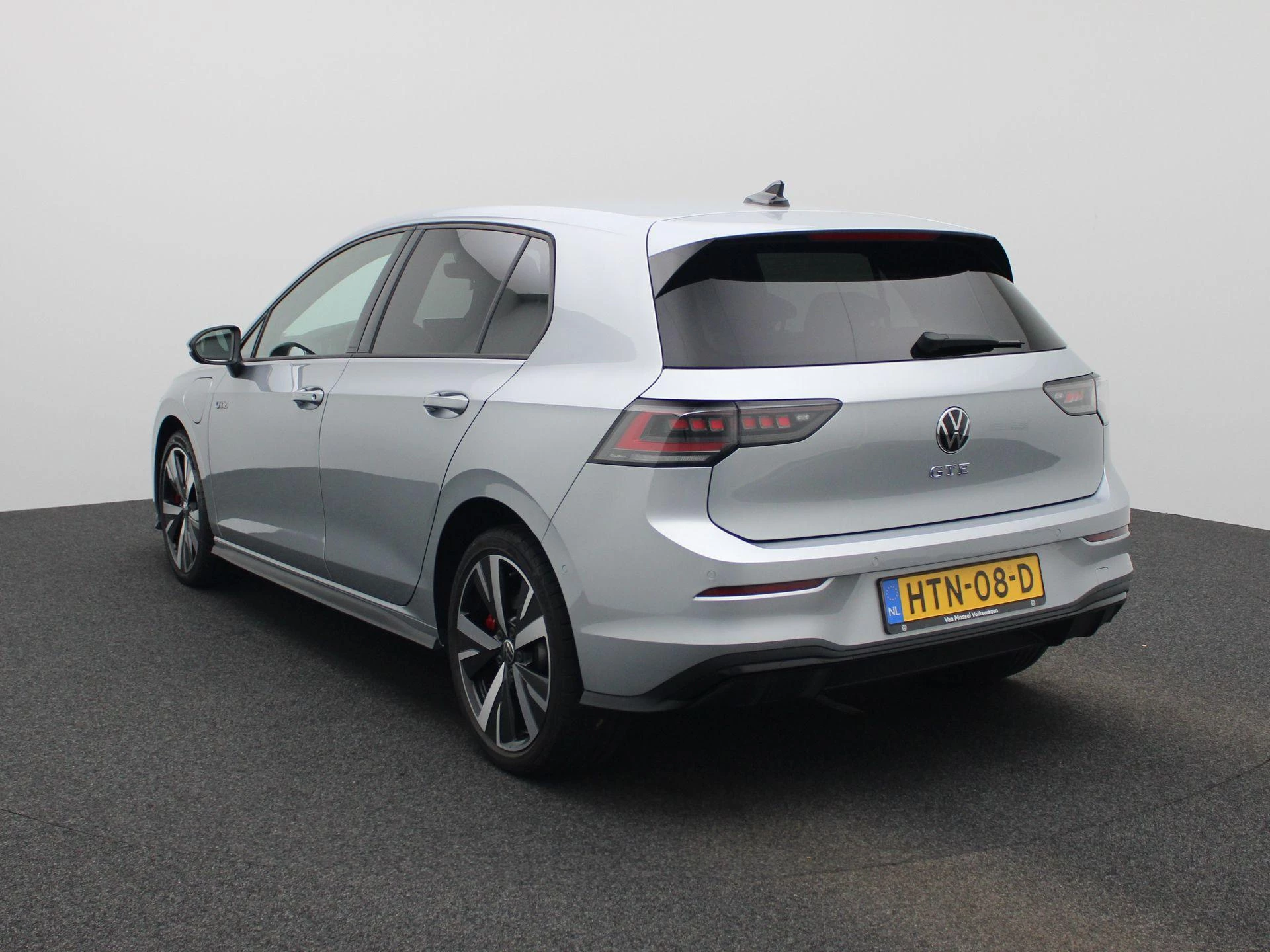 Volkswagen Golf met kenteken 03100 – autofoto 3