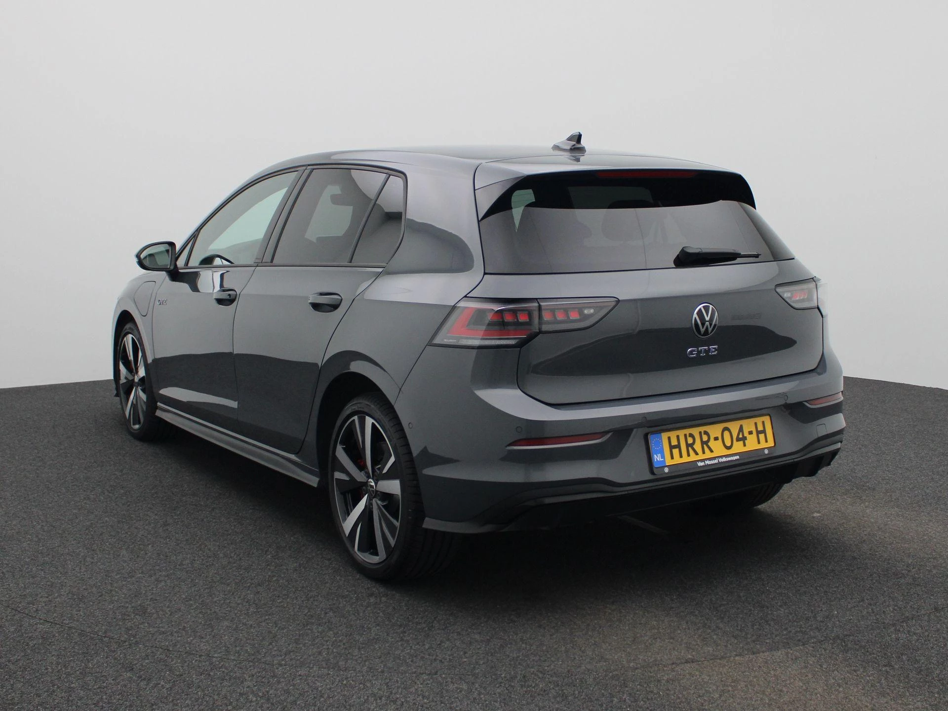 Volkswagen Golf met kenteken 04100 – autofoto 3
