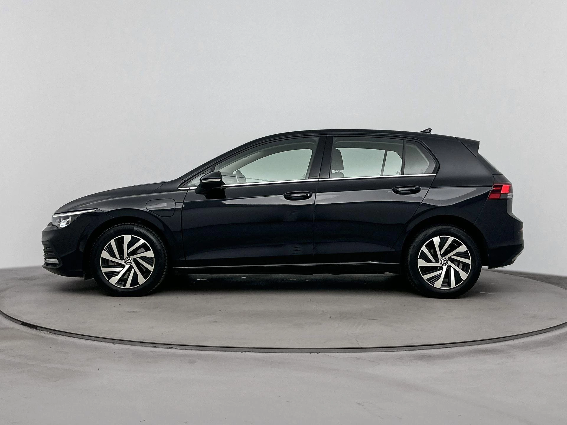 Volkswagen Golf met kenteken 09100 – autofoto 4