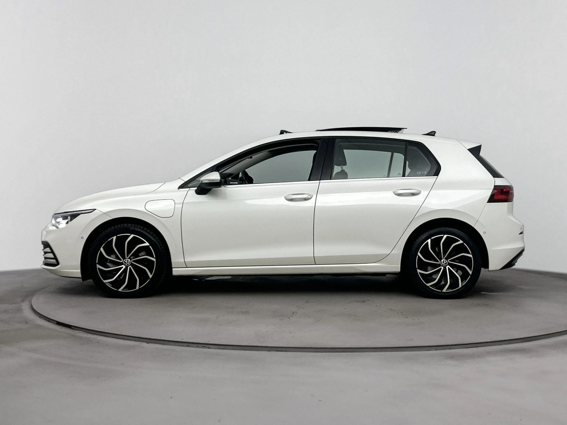 Volkswagen Golf met kenteken 09100 – autofoto 4