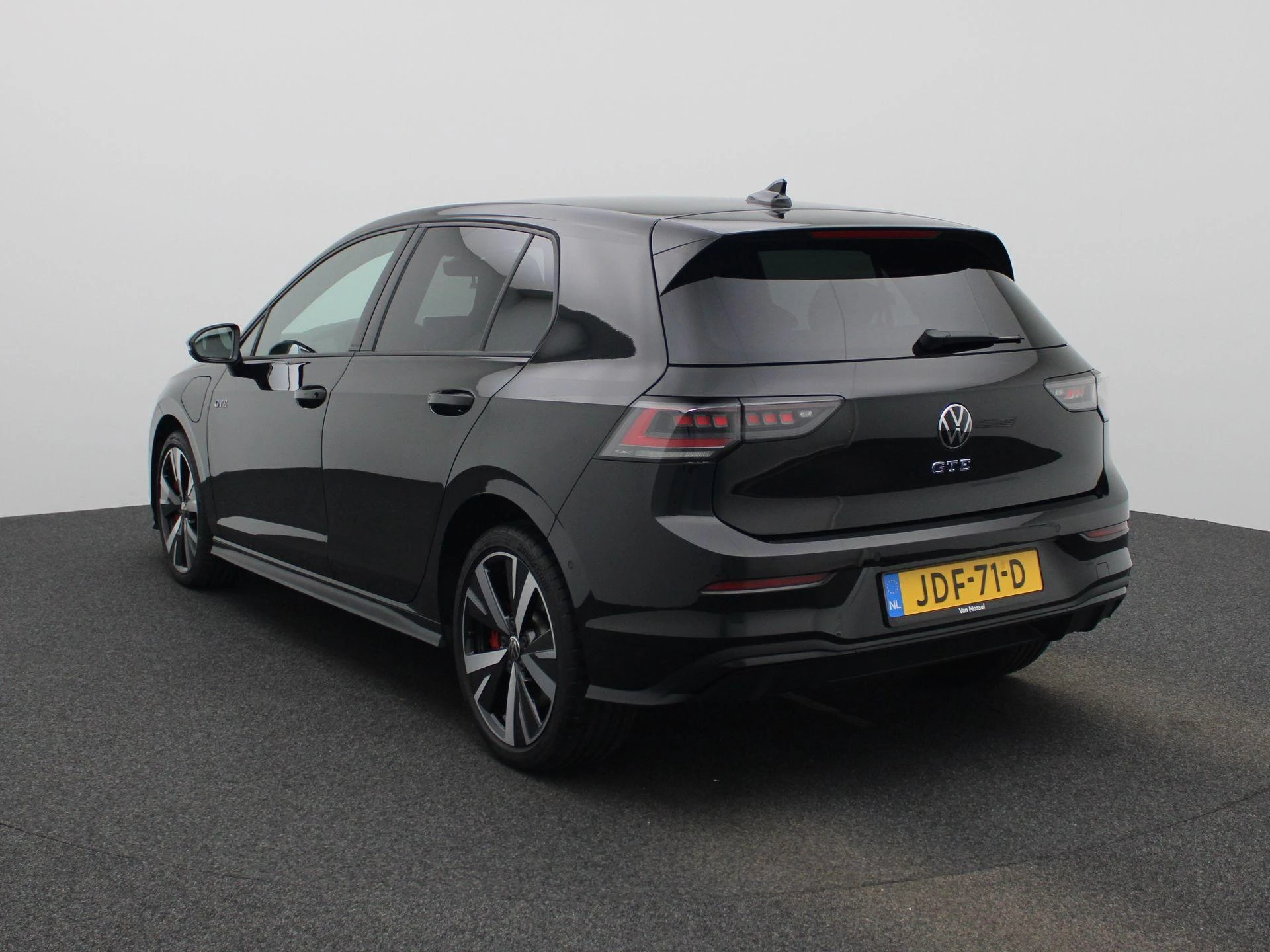 Volkswagen Golf met kenteken 131 – autofoto 3