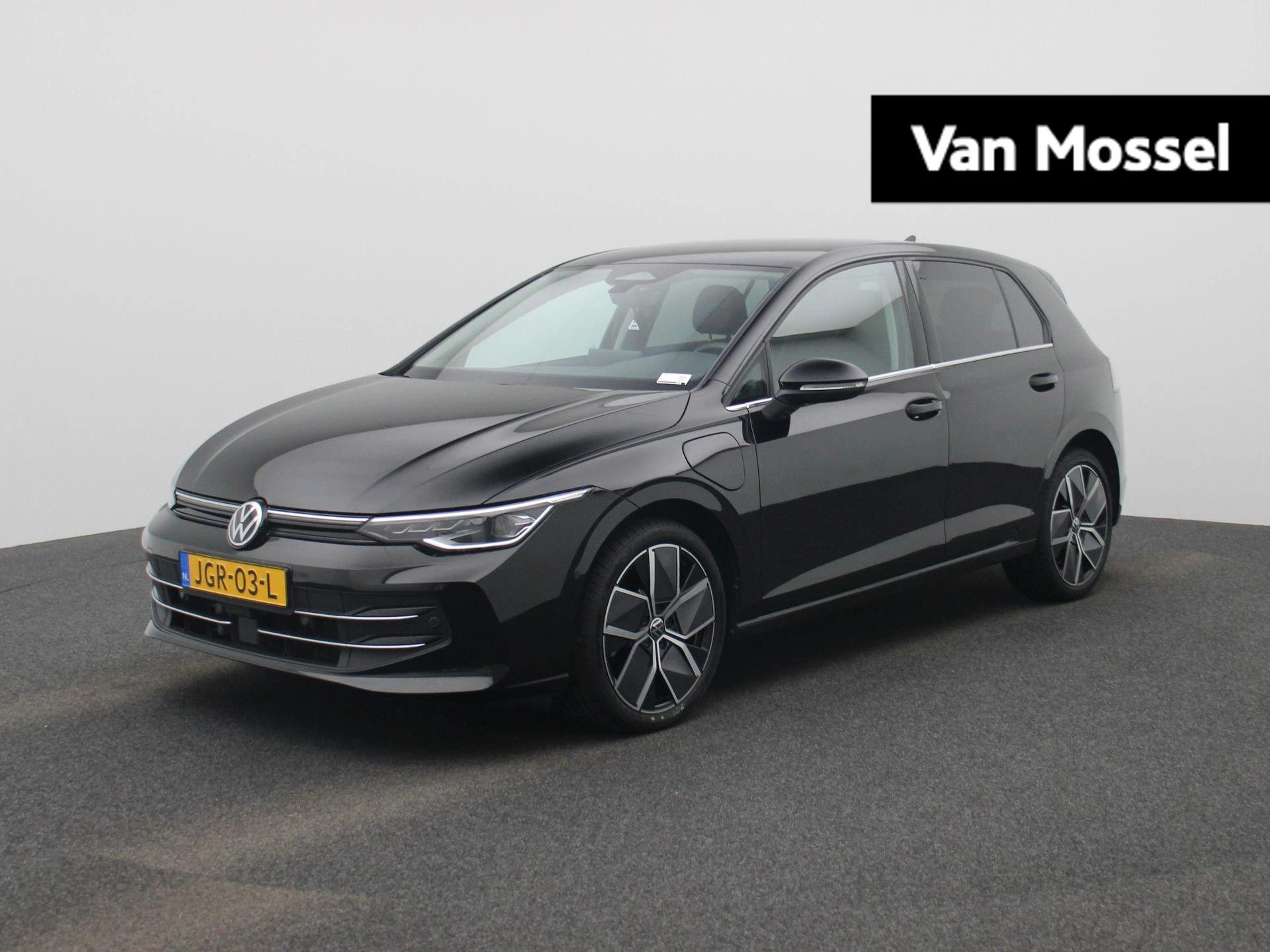 Volkswagen Golf met kenteken 140 – autofoto 2
