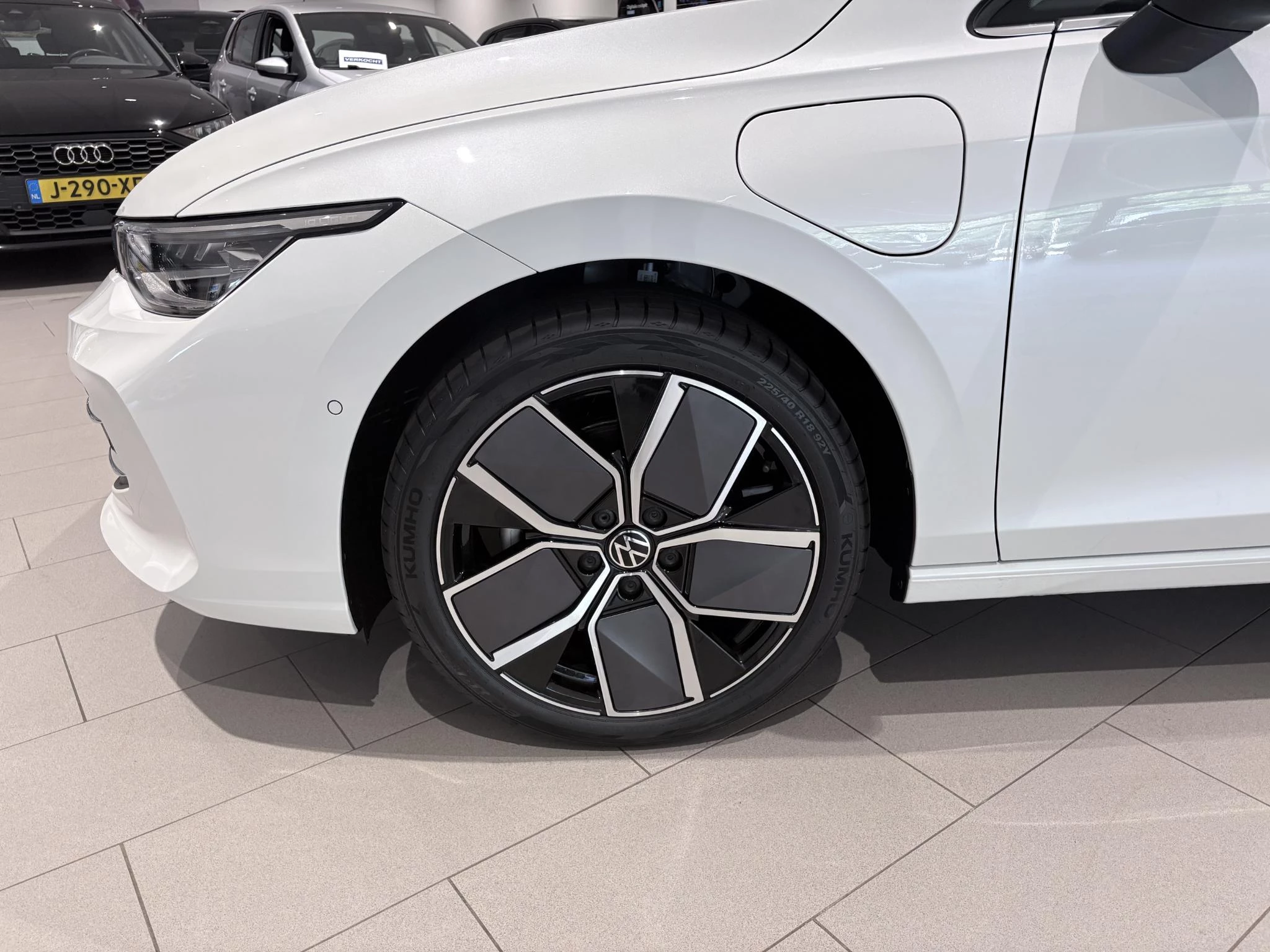Volkswagen Golf met kenteken 140 – autofoto 4